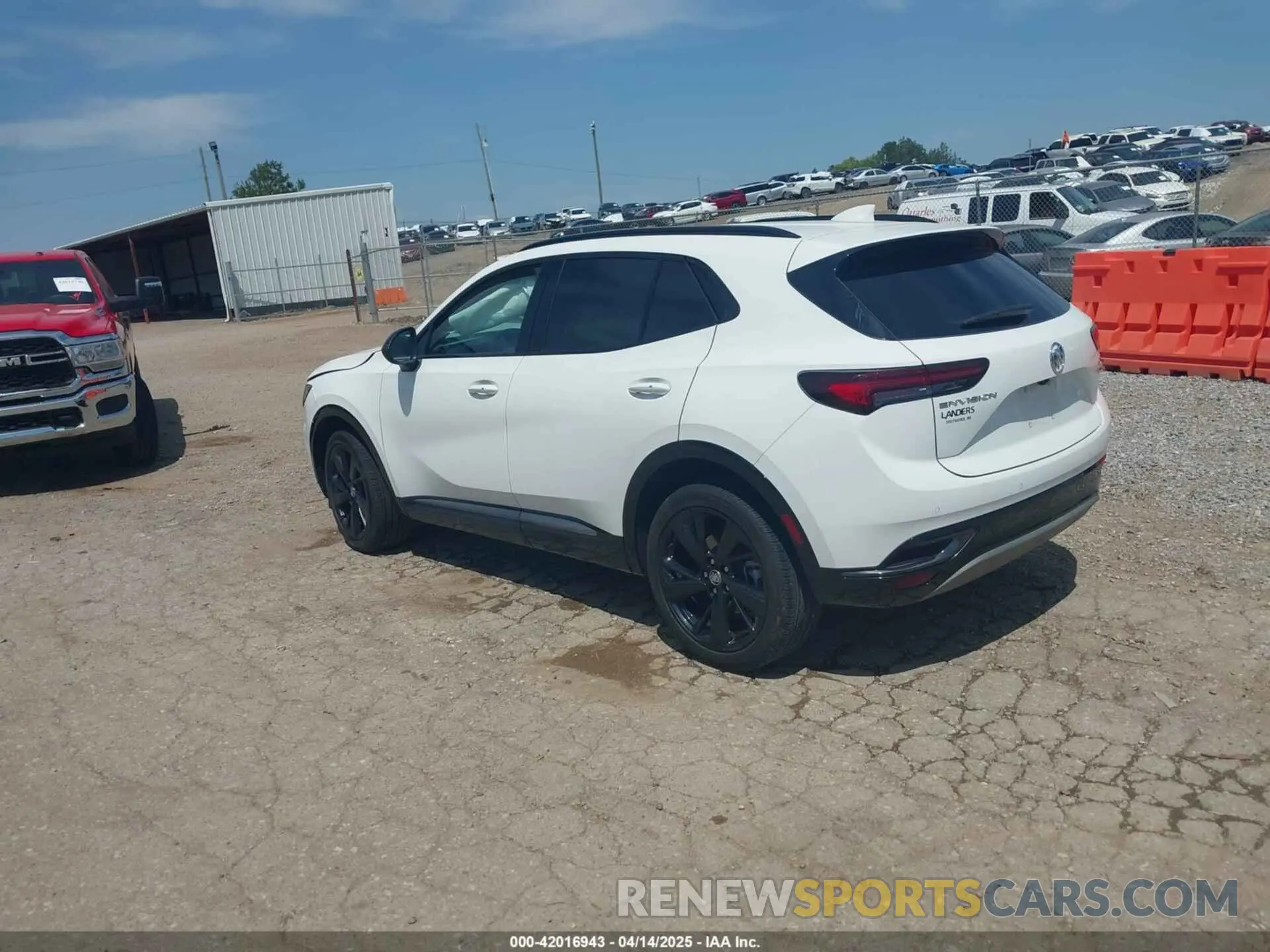 3 fotografías del automóvil dañado LRBFZNR42ND021501 BUICK ENVISION 2022