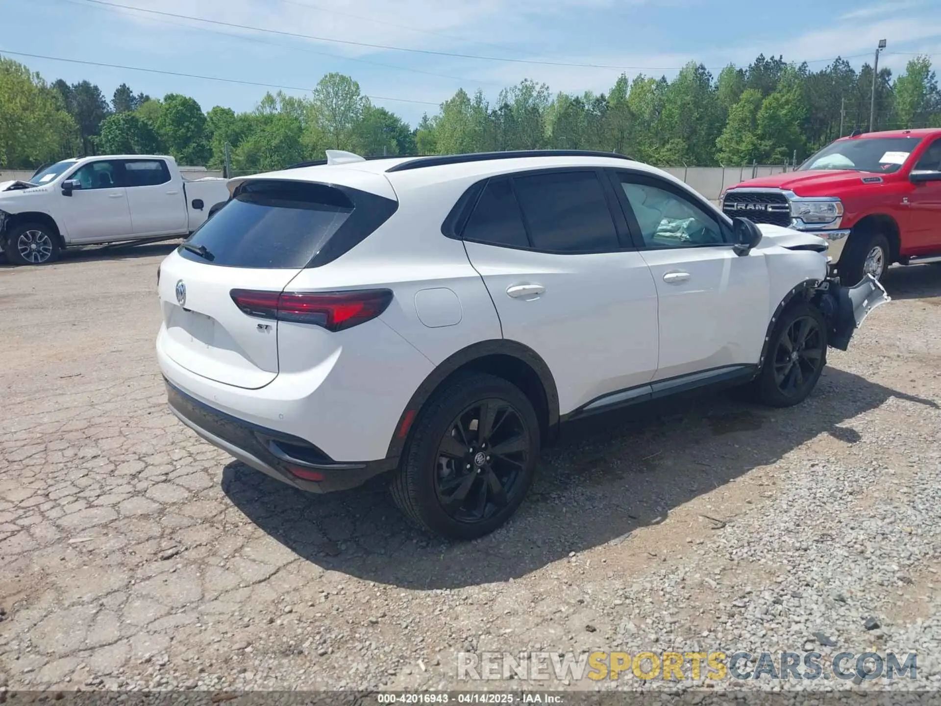 4 fotografías del automóvil dañado LRBFZNR42ND021501 BUICK ENVISION 2022