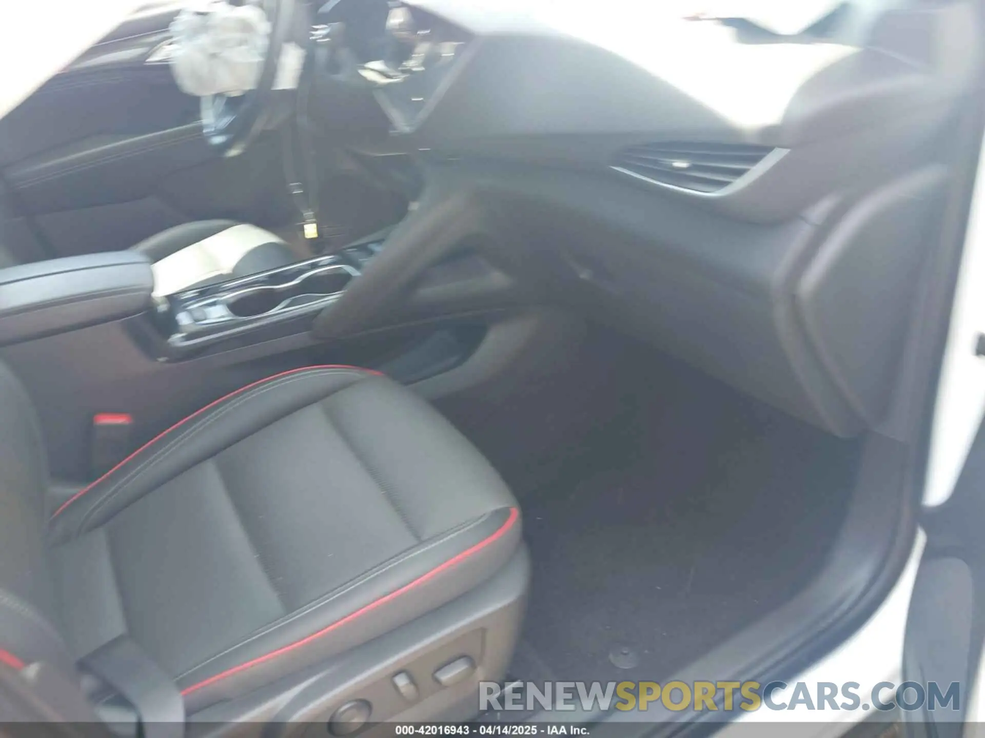 5 fotografías del automóvil dañado LRBFZNR42ND021501 BUICK ENVISION 2022