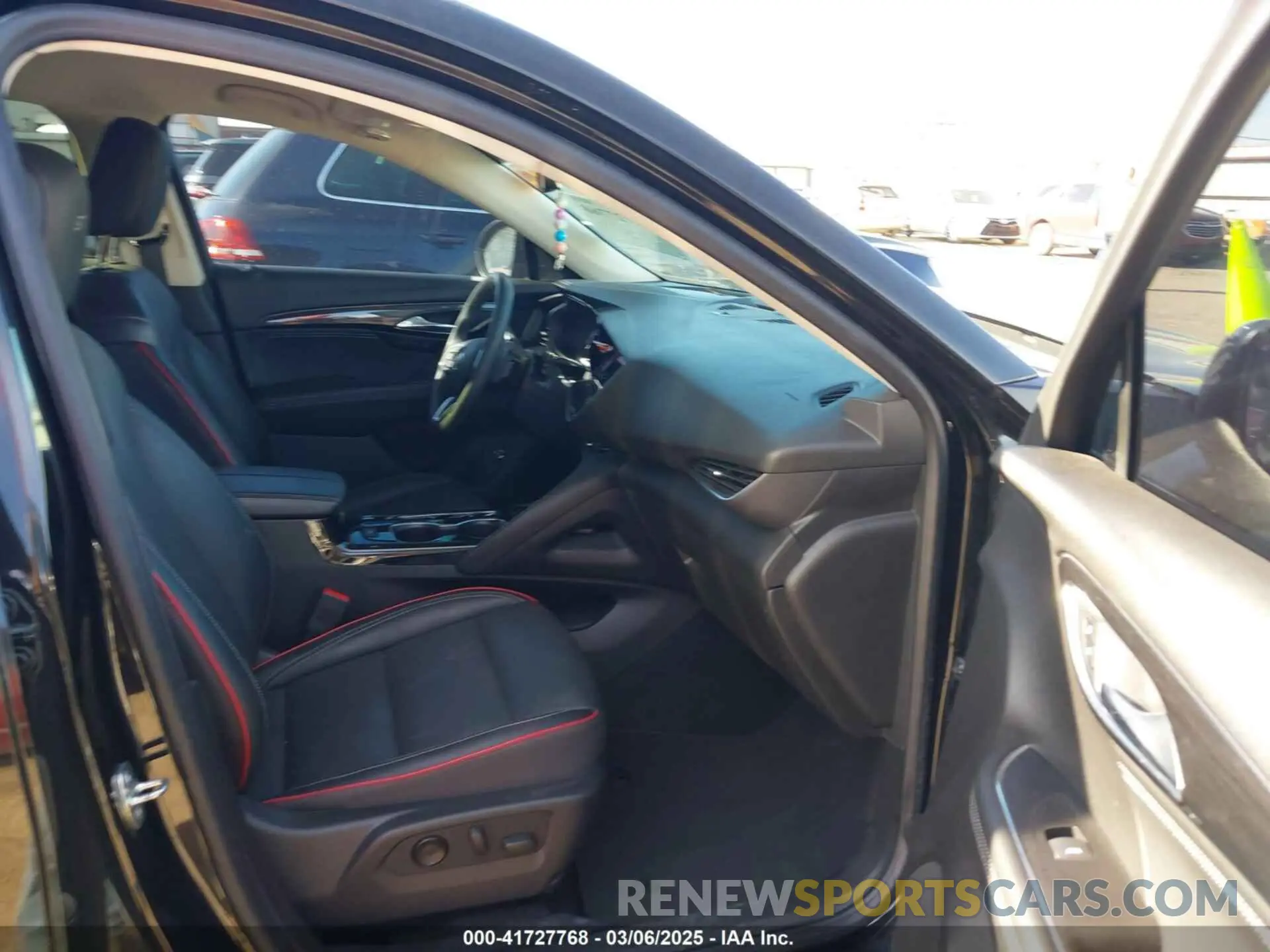 5 fotografías del automóvil dañado LRBFZNR44ND020611 BUICK ENVISION 2022