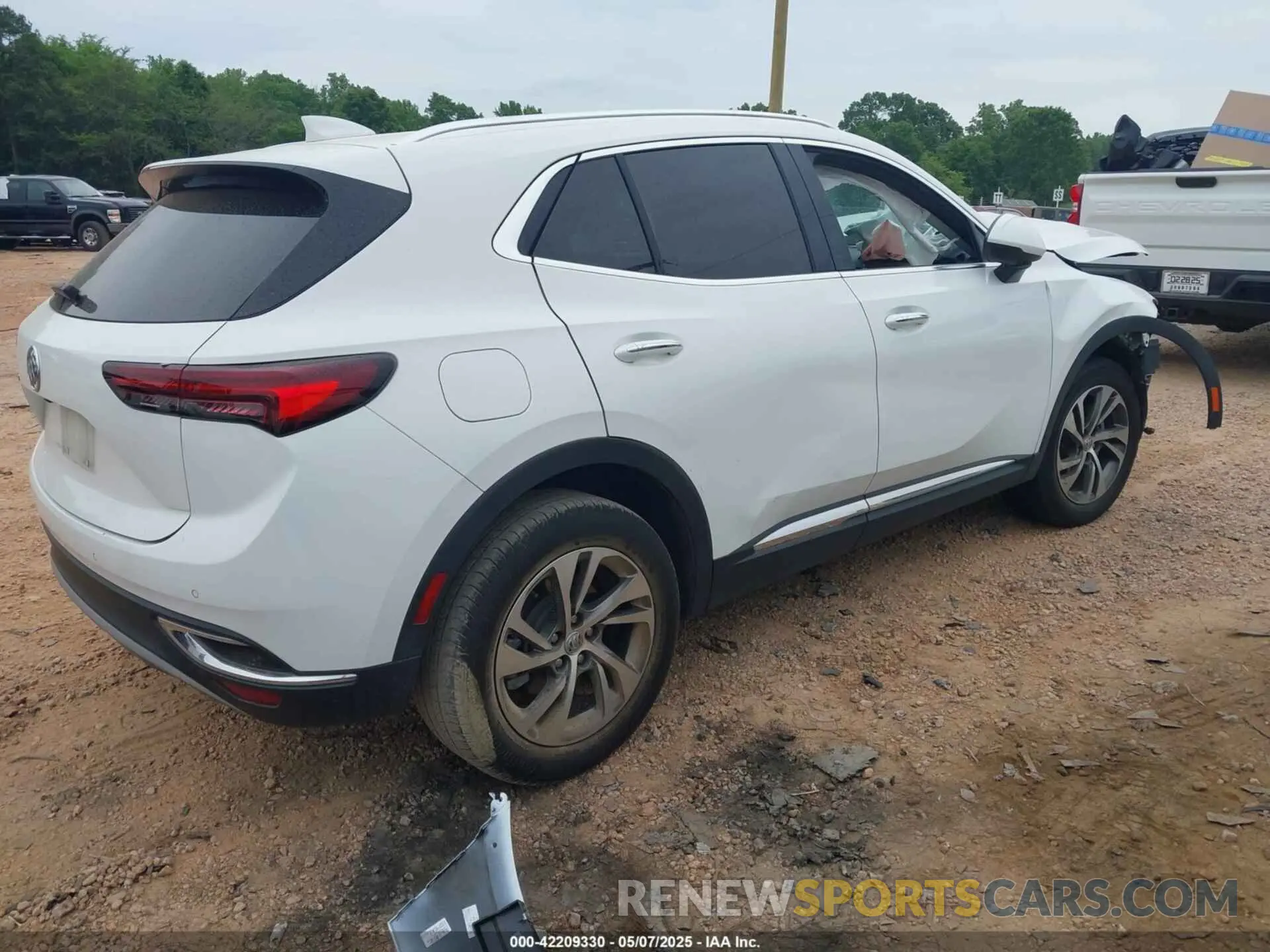 4 fotografías del automóvil dañado LRBFZNR4XND051345 BUICK ENVISION 2022