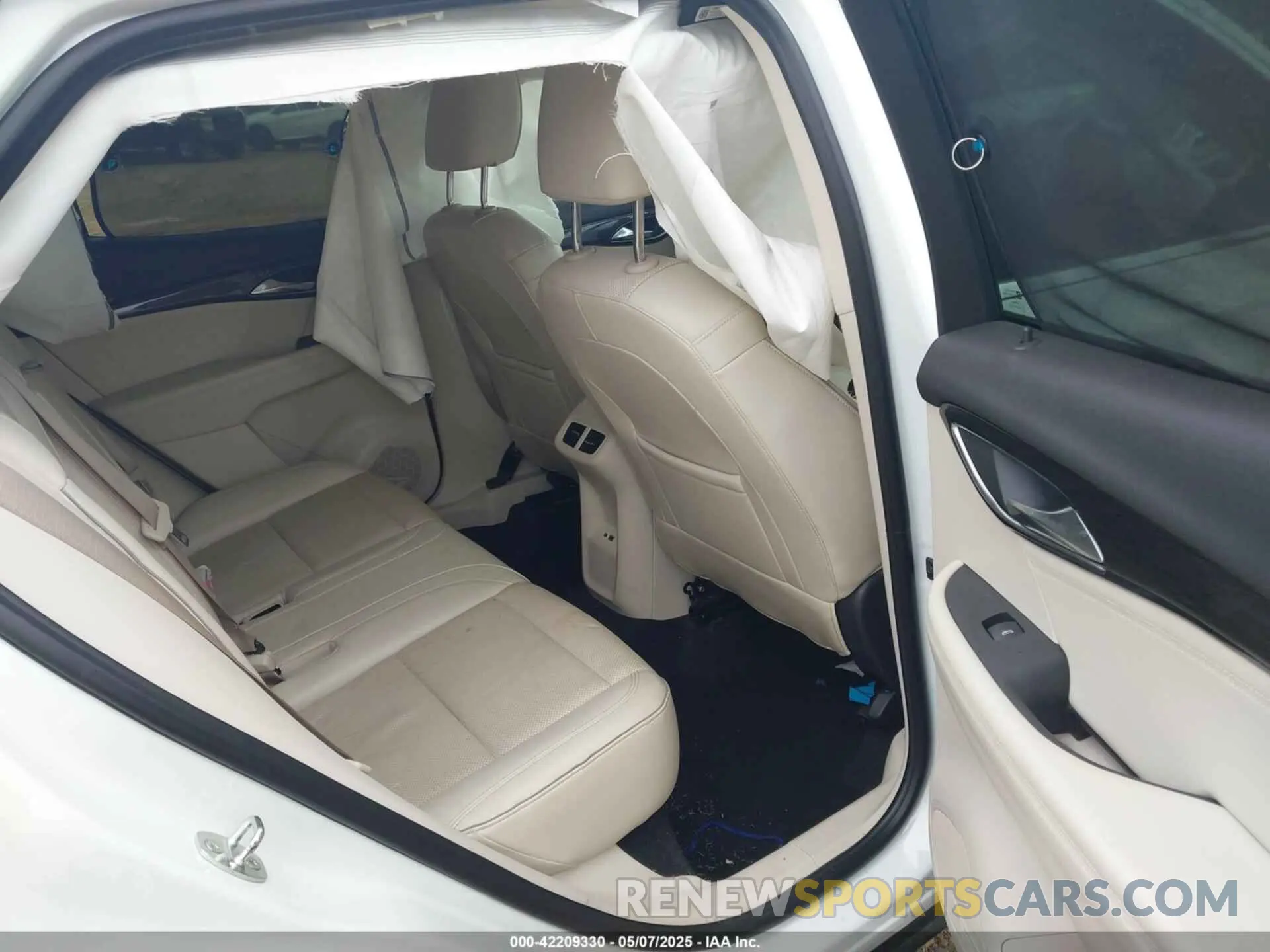 8 fotografías del automóvil dañado LRBFZNR4XND051345 BUICK ENVISION 2022