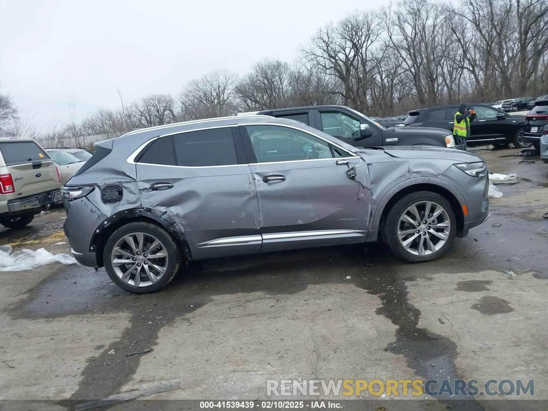 14 fotografías del automóvil dañado LRBFZRR43ND031641 BUICK ENVISION 2022