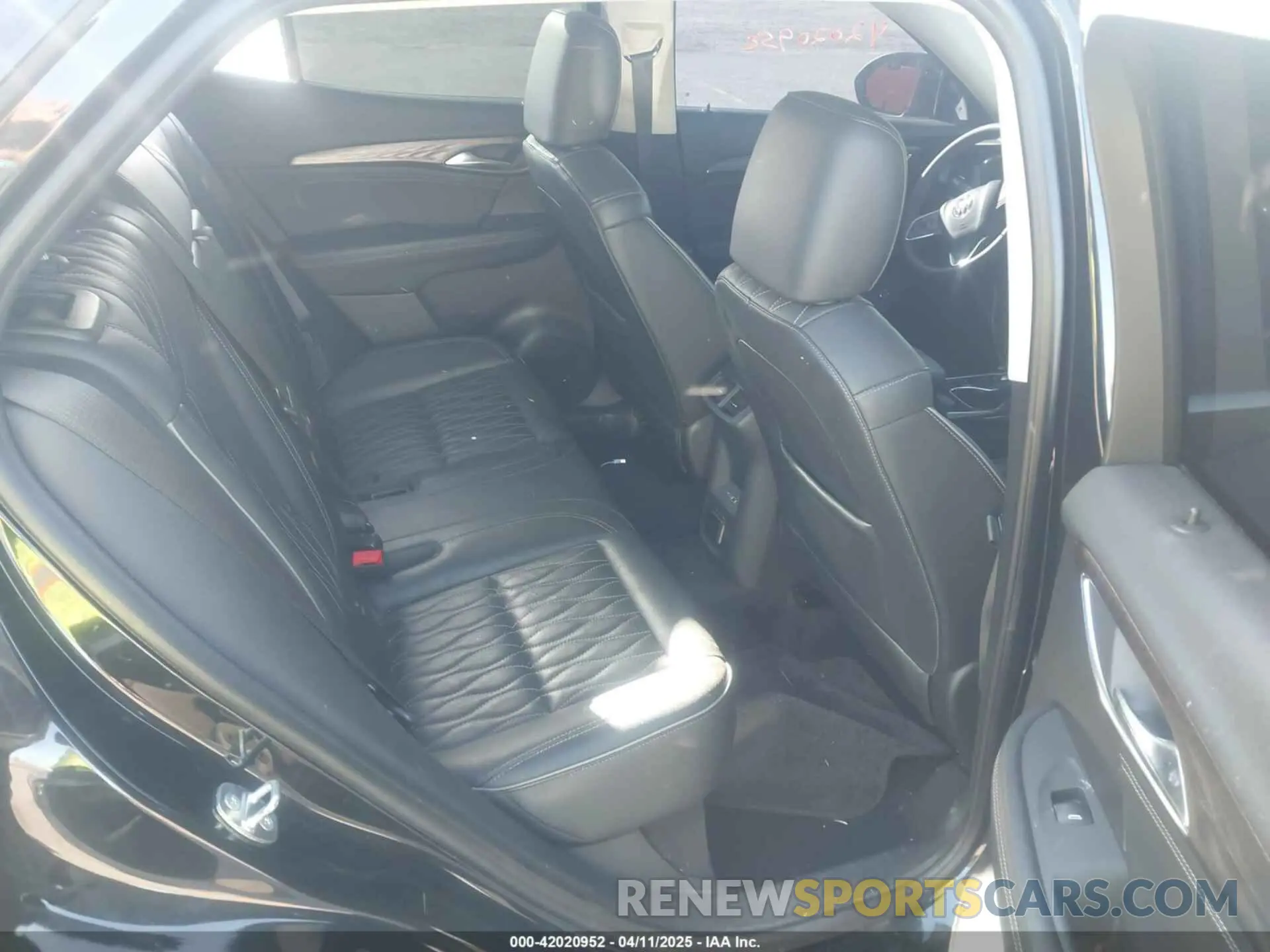 8 fotografías del automóvil dañado LRBFZSR45ND077205 BUICK ENVISION 2022