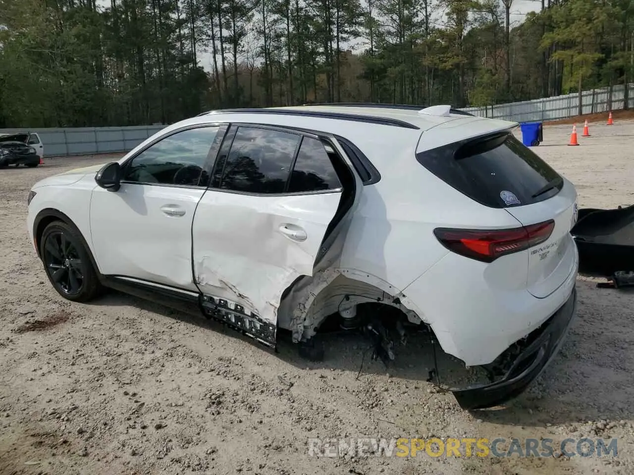 2 fotografías del automóvil dañado LRBAZLR41PD025556 BUICK ENVISION 2023