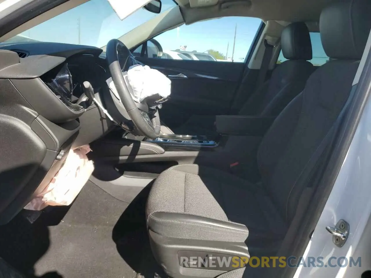 7 fotografías del automóvil dañado LRBAZLR41PD038601 BUICK ENVISION 2023