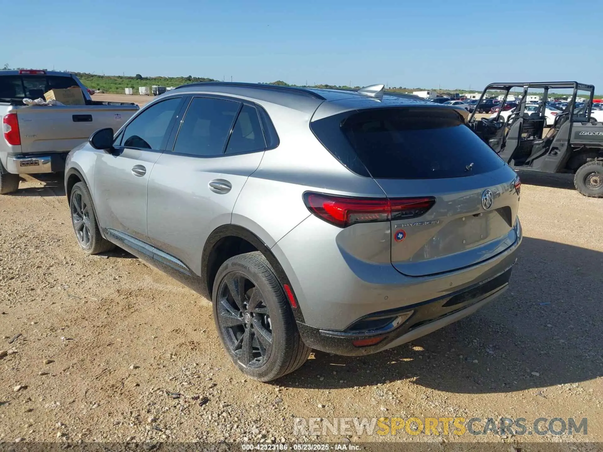 3 fotografías del automóvil dañado LRBAZLR43PD143821 BUICK ENVISION 2023