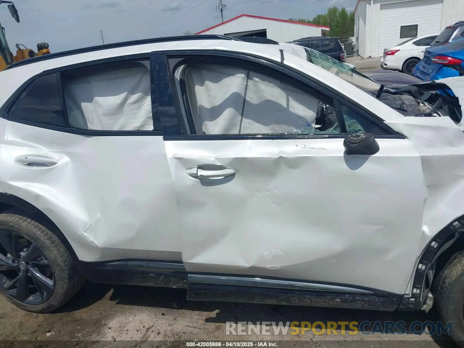 12 fotografías del automóvil dañado LRBAZLR44PD074430 BUICK ENVISION 2023