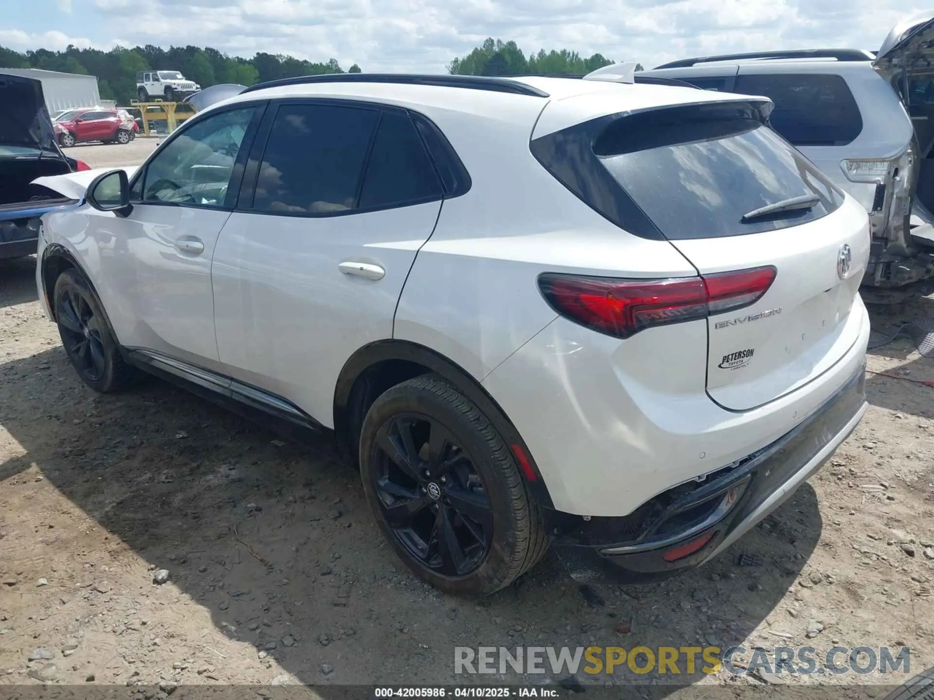 3 fotografías del automóvil dañado LRBAZLR44PD074430 BUICK ENVISION 2023