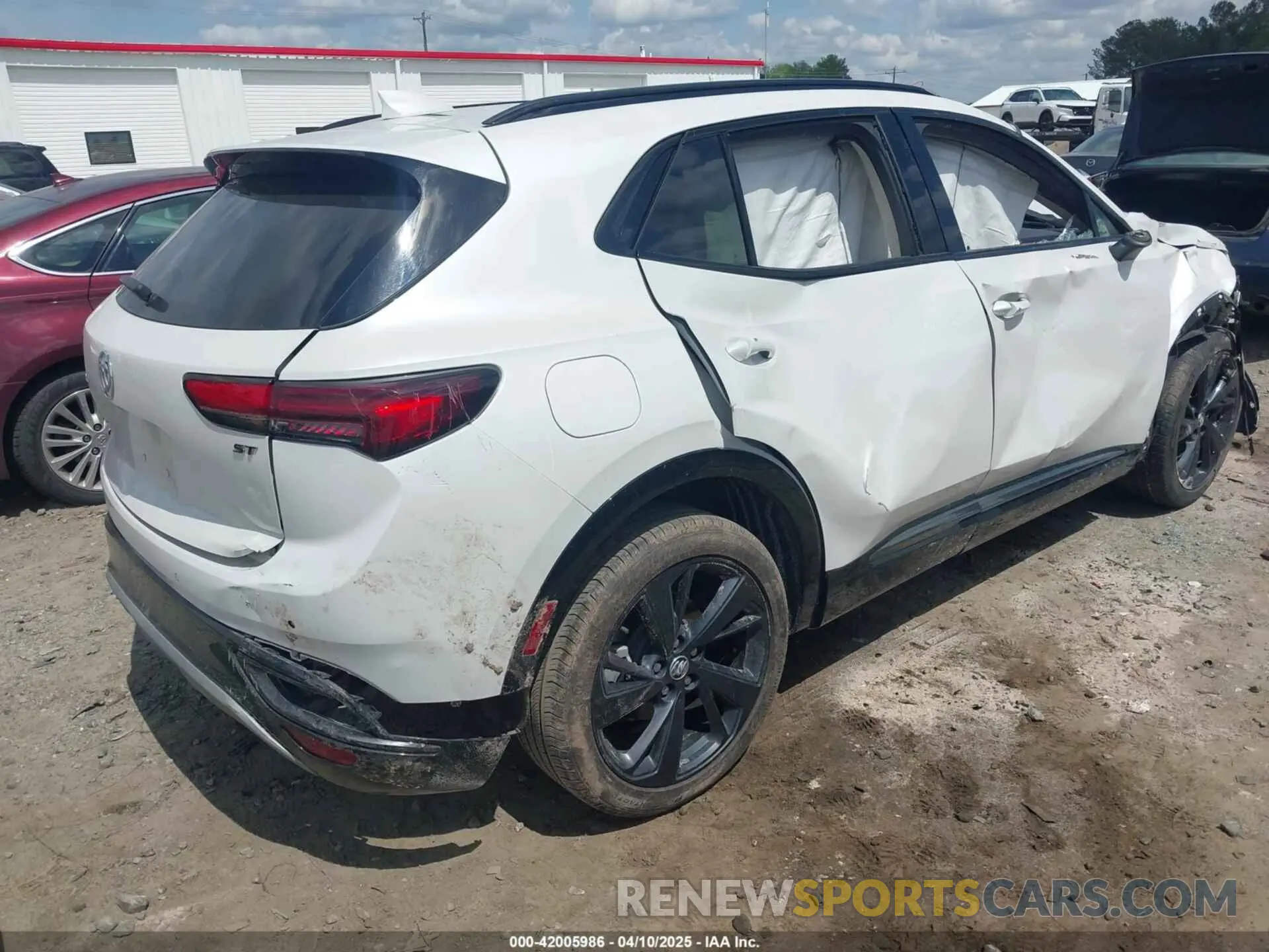 4 fotografías del automóvil dañado LRBAZLR44PD074430 BUICK ENVISION 2023