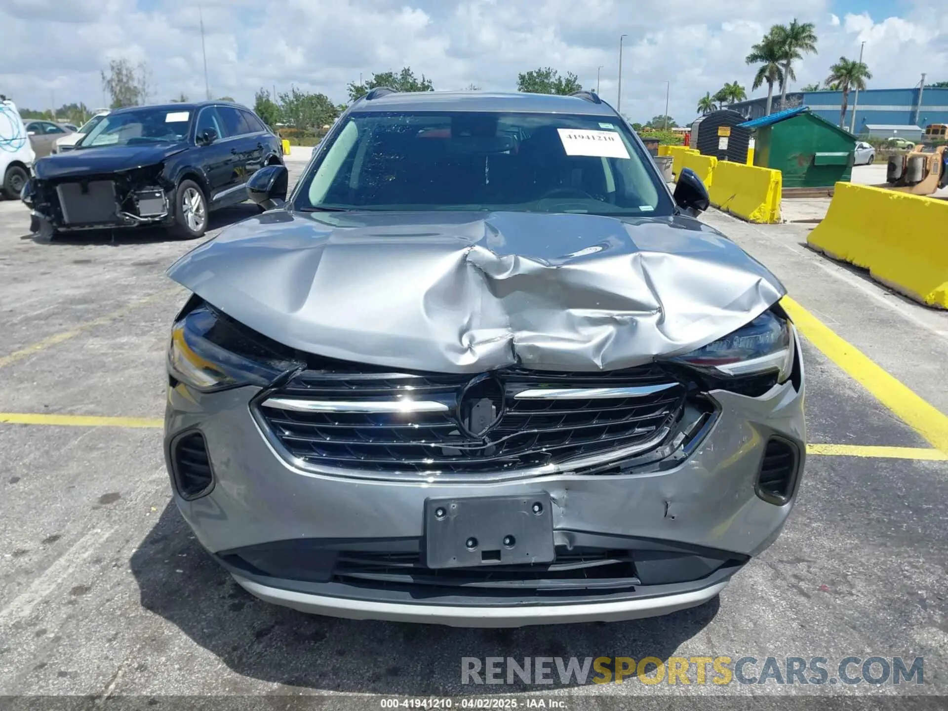 12 fotografías del automóvil dañado LRBAZLR44PD099764 BUICK ENVISION 2023