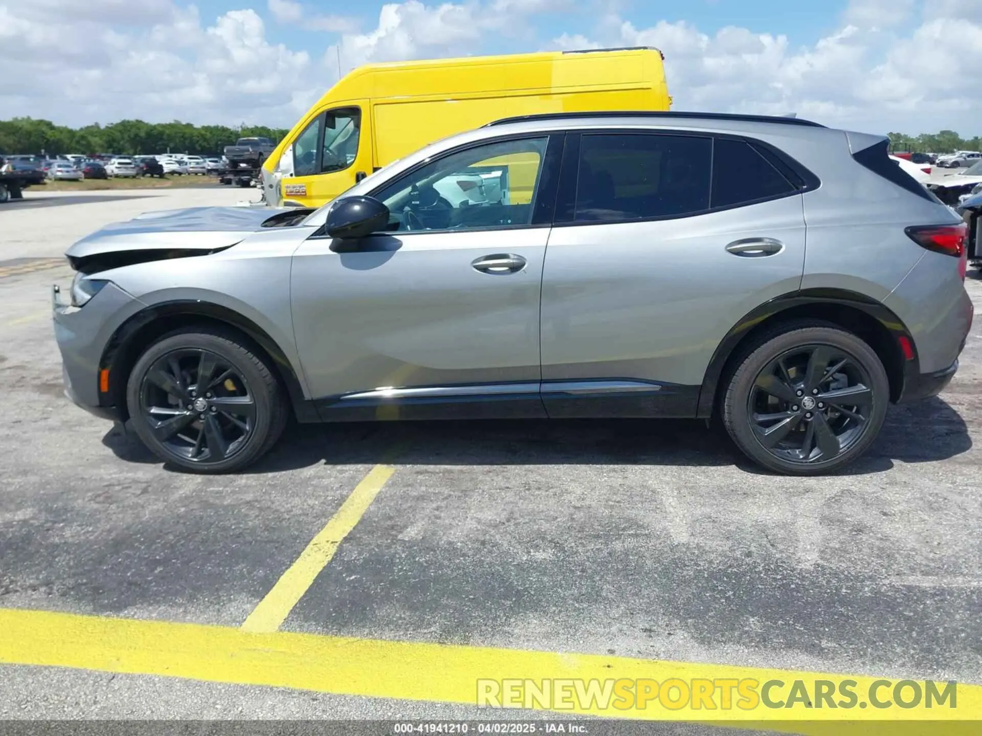 14 fotografías del automóvil dañado LRBAZLR44PD099764 BUICK ENVISION 2023