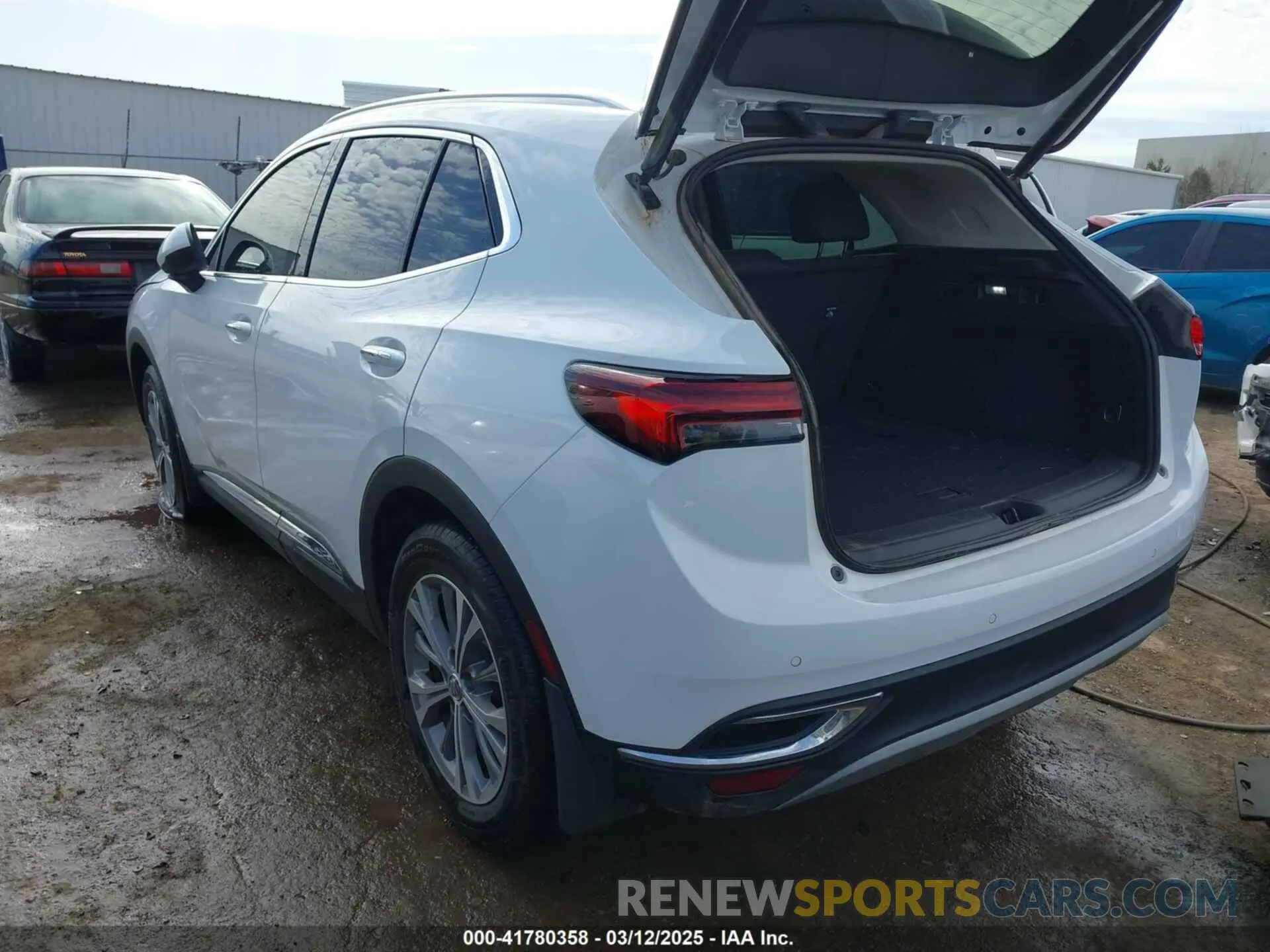 3 fotografías del automóvil dañado LRBAZLR47PD060294 BUICK ENVISION 2023