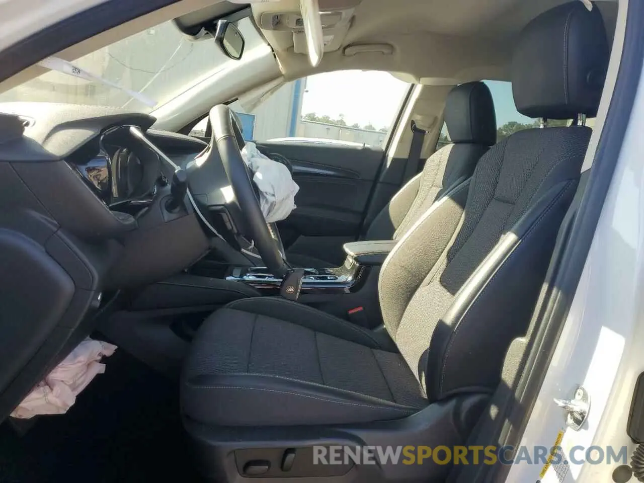 7 fotografías del automóvil dañado LRBAZLR48PD074642 BUICK ENVISION 2023