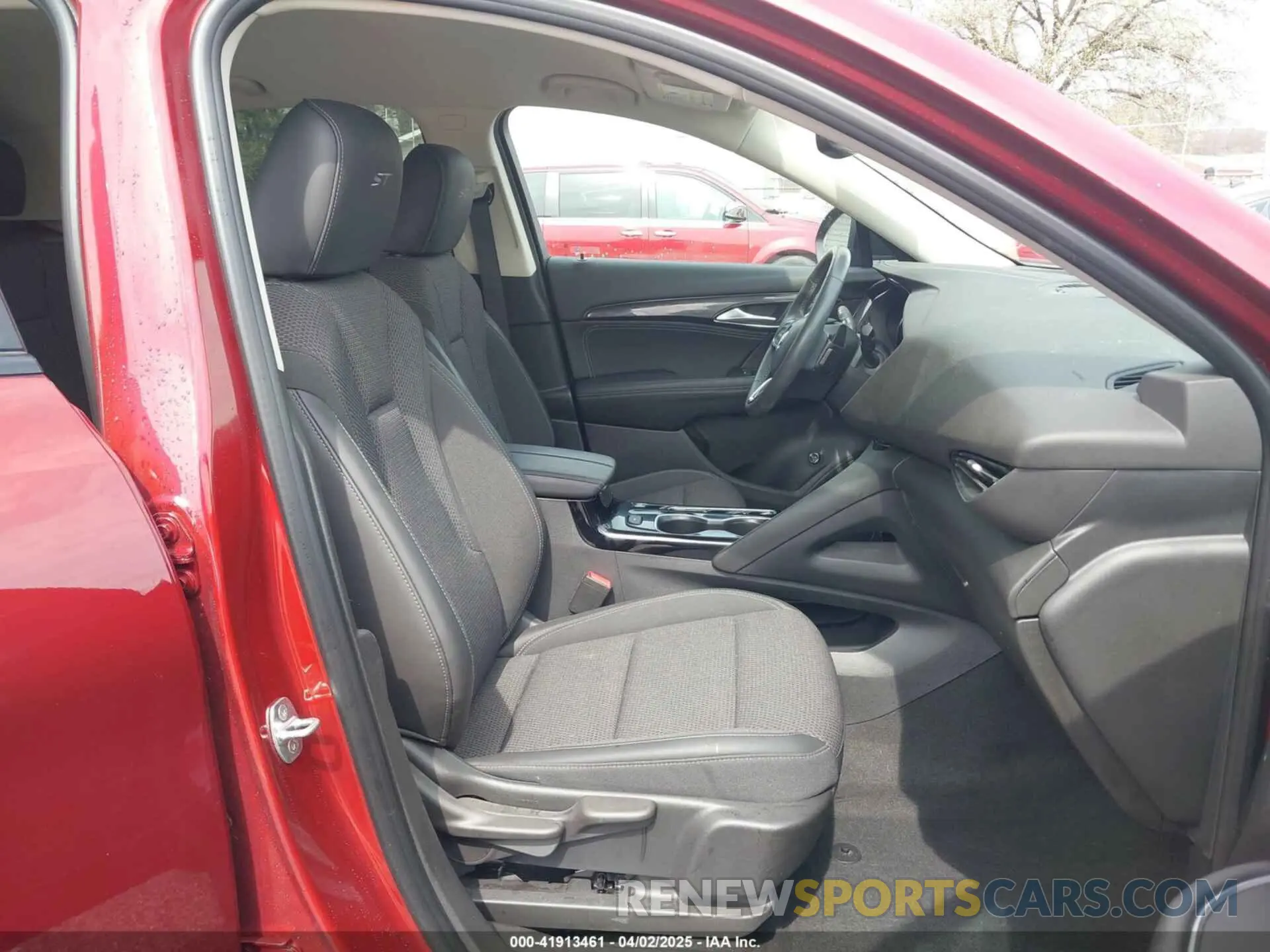 5 fotografías del automóvil dañado LRBFZMR43PD072647 BUICK ENVISION 2023