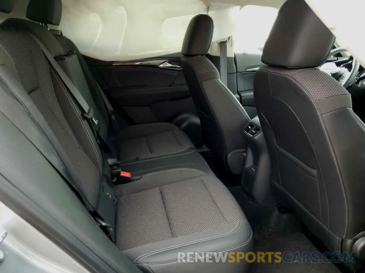 11 fotografías del automóvil dañado LRBFZMR44PD078649 BUICK ENVISION 2023
