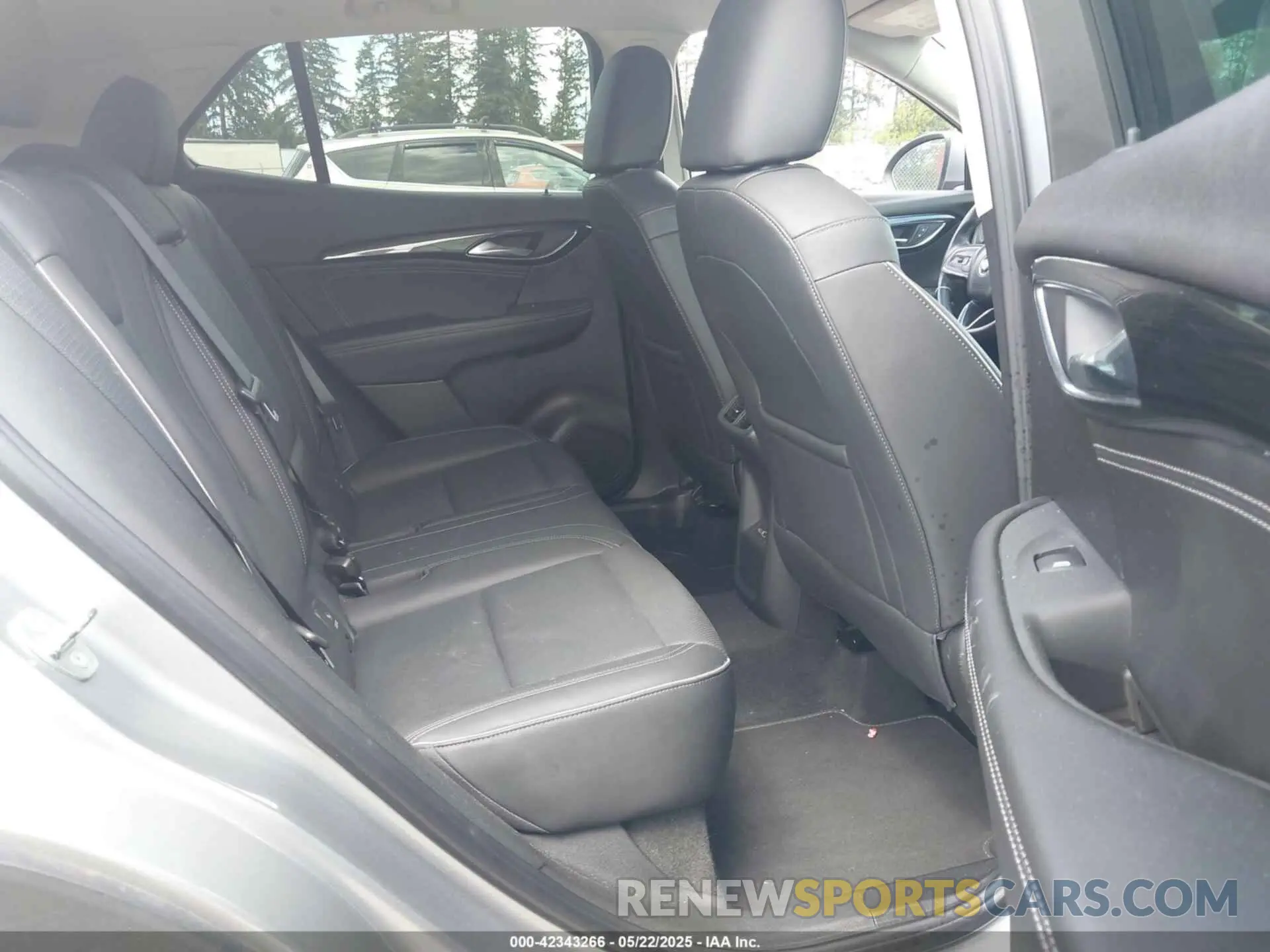 8 fotografías del automóvil dañado LRBFZNR40PD086284 BUICK ENVISION 2023