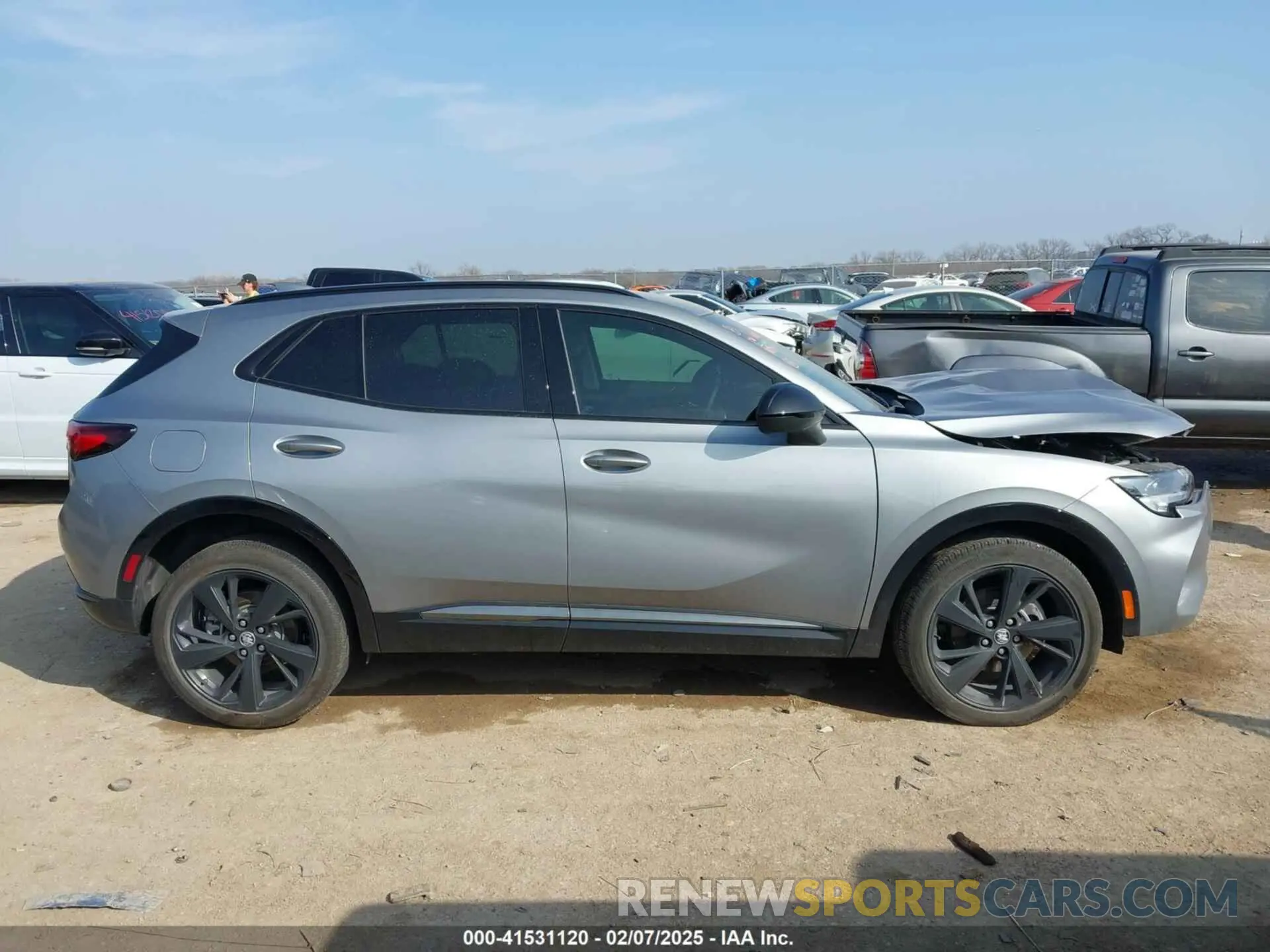 13 fotografías del automóvil dañado LRBFZNR41PD036719 BUICK ENVISION 2023