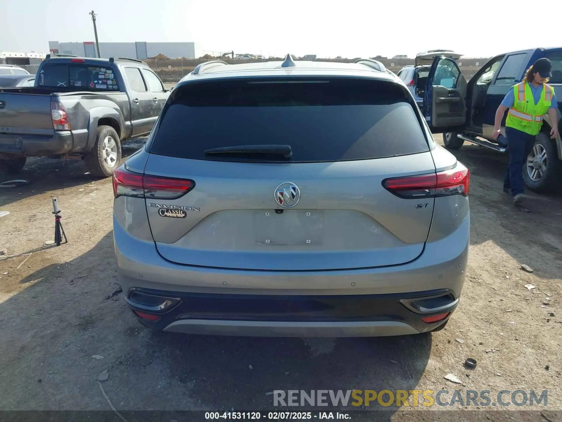 16 fotografías del automóvil dañado LRBFZNR41PD036719 BUICK ENVISION 2023