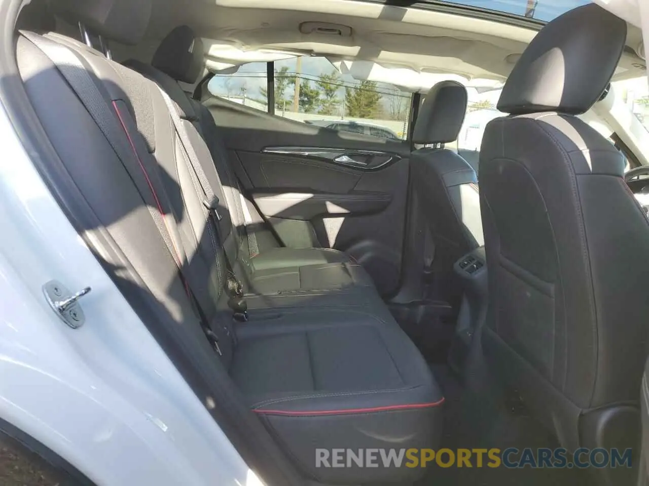 11 fotografías del automóvil dañado LRBFZNR43PD067616 BUICK ENVISION 2023
