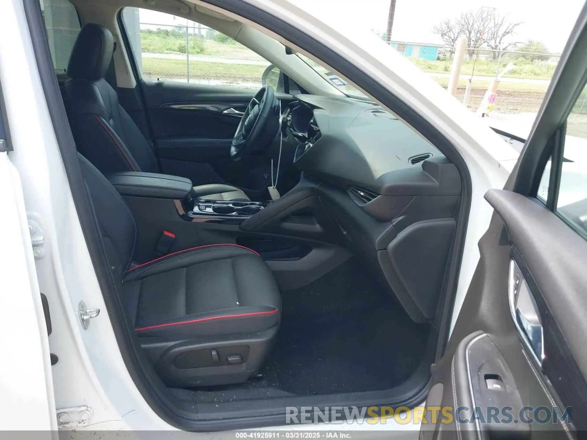 5 fotografías del automóvil dañado LRBFZNR45PD025836 BUICK ENVISION 2023