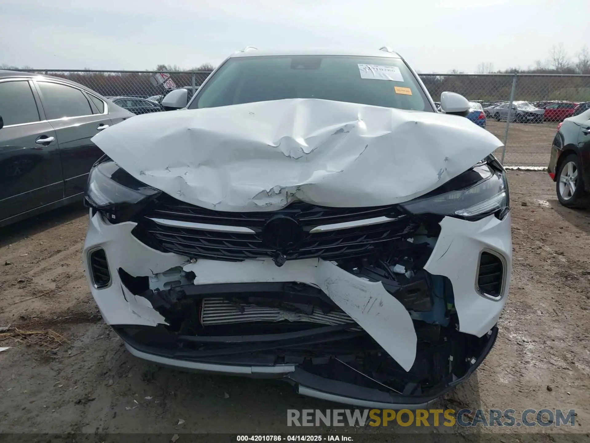 12 fotografías del automóvil dañado LRBFZNR47PD035073 BUICK ENVISION 2023