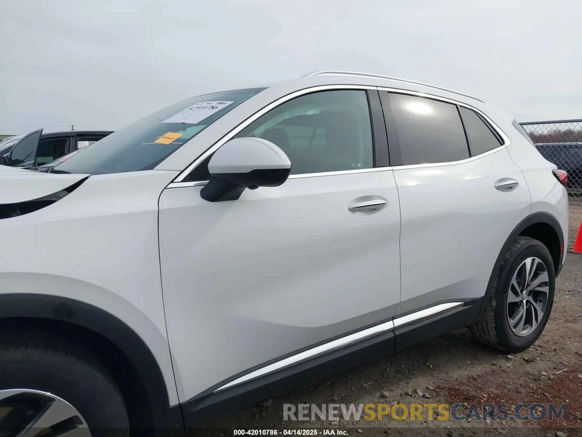 14 fotografías del automóvil dañado LRBFZNR47PD035073 BUICK ENVISION 2023