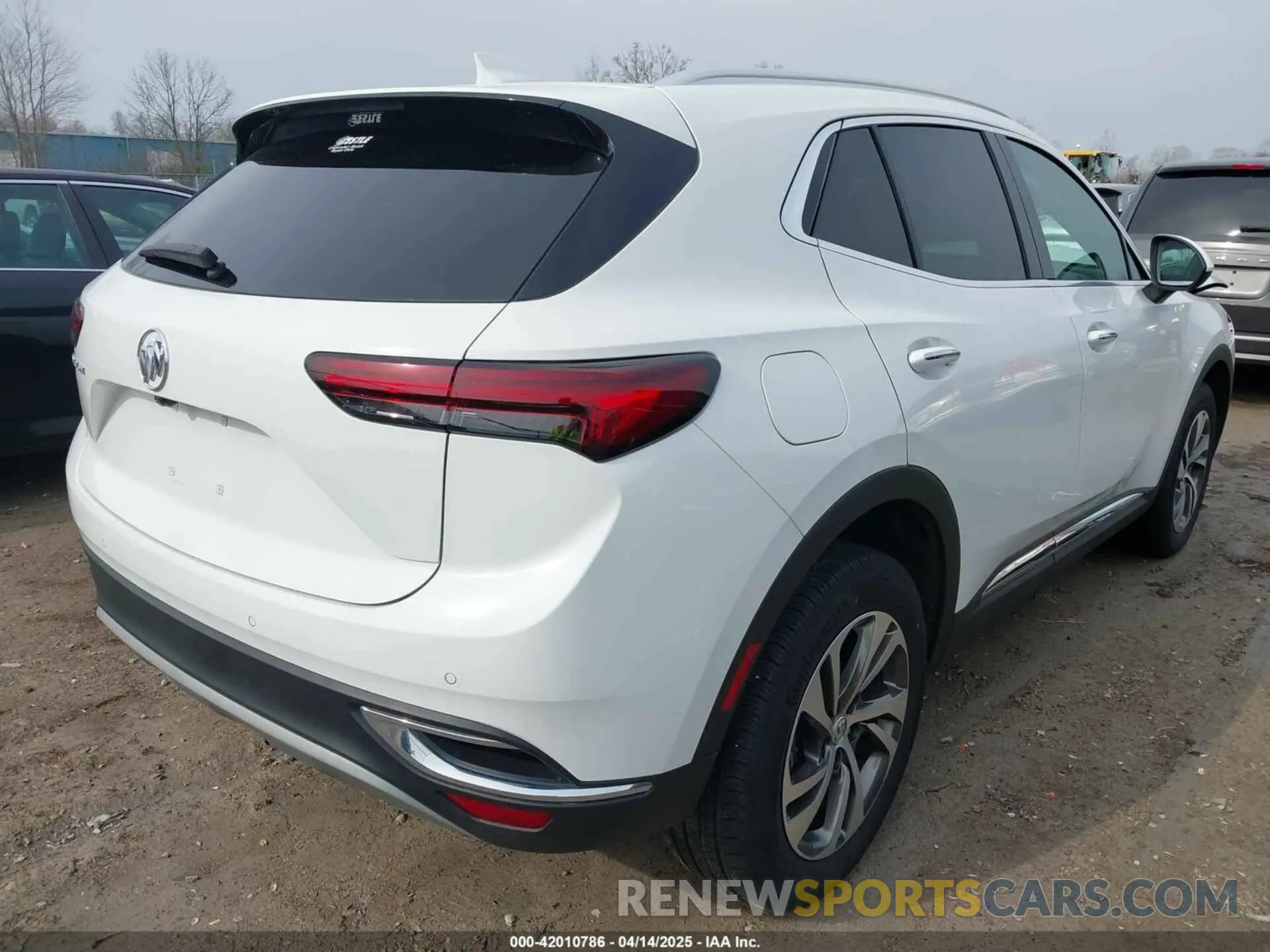 4 fotografías del automóvil dañado LRBFZNR47PD035073 BUICK ENVISION 2023