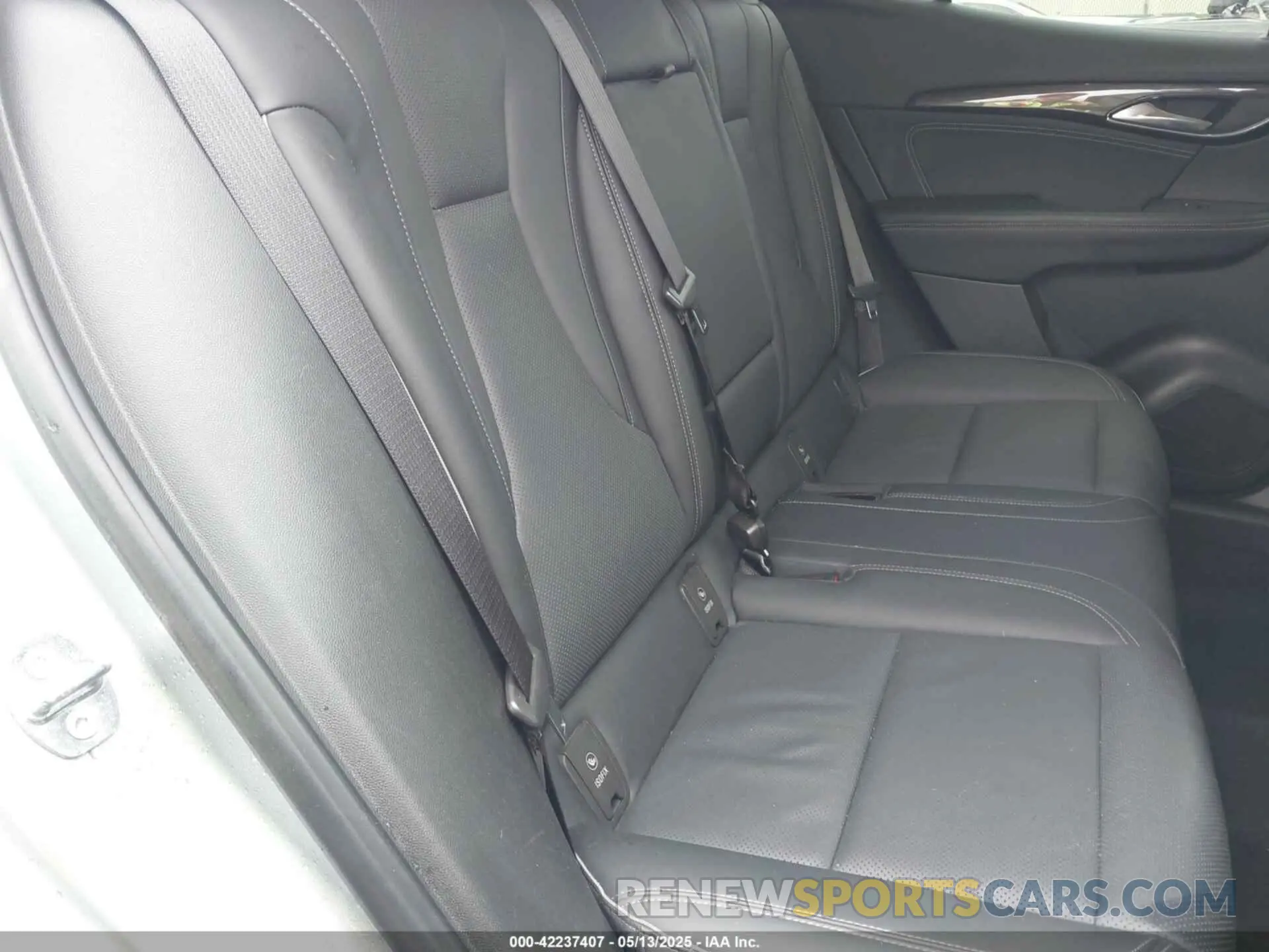 8 fotografías del automóvil dañado LRBFZNR49PD056328 BUICK ENVISION 2023