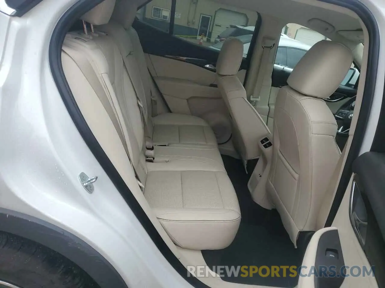 10 fotografías del automóvil dañado LRBFZNR4XPD098507 BUICK ENVISION 2023