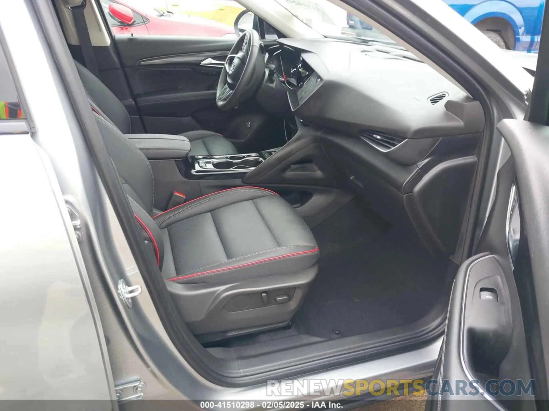 5 fotografías del automóvil dañado LRBFZPR40PD194870 BUICK ENVISION 2023