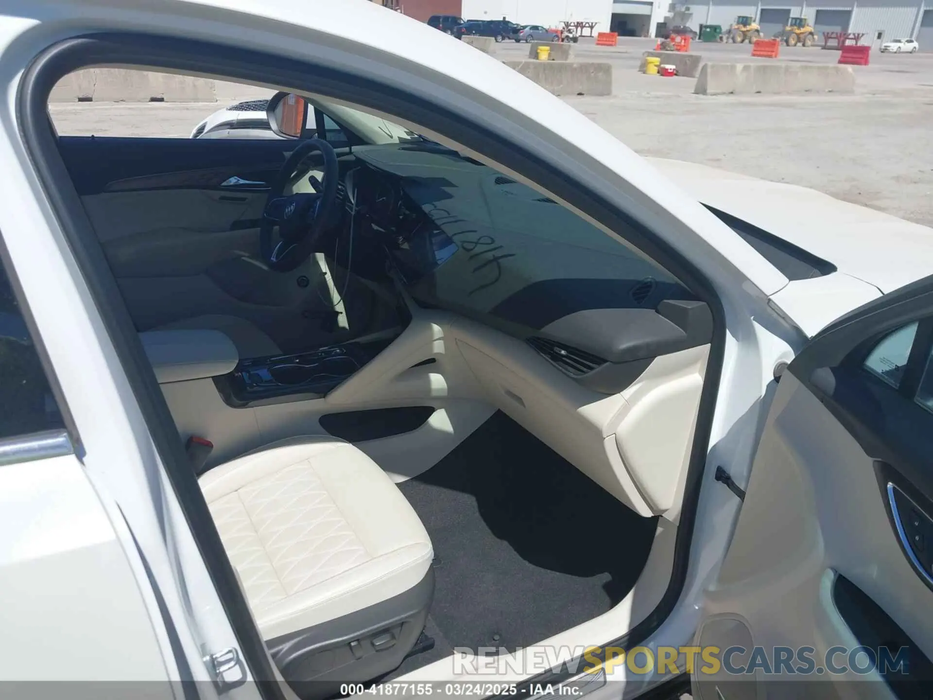 5 fotografías del automóvil dañado LRBFZRR42PD147352 BUICK ENVISION 2023
