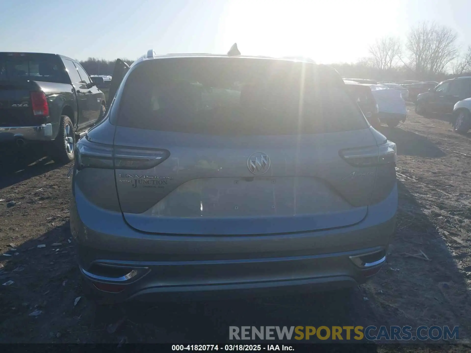 17 fotografías del automóvil dañado LRBFZSR47PD080240 BUICK ENVISION 2023