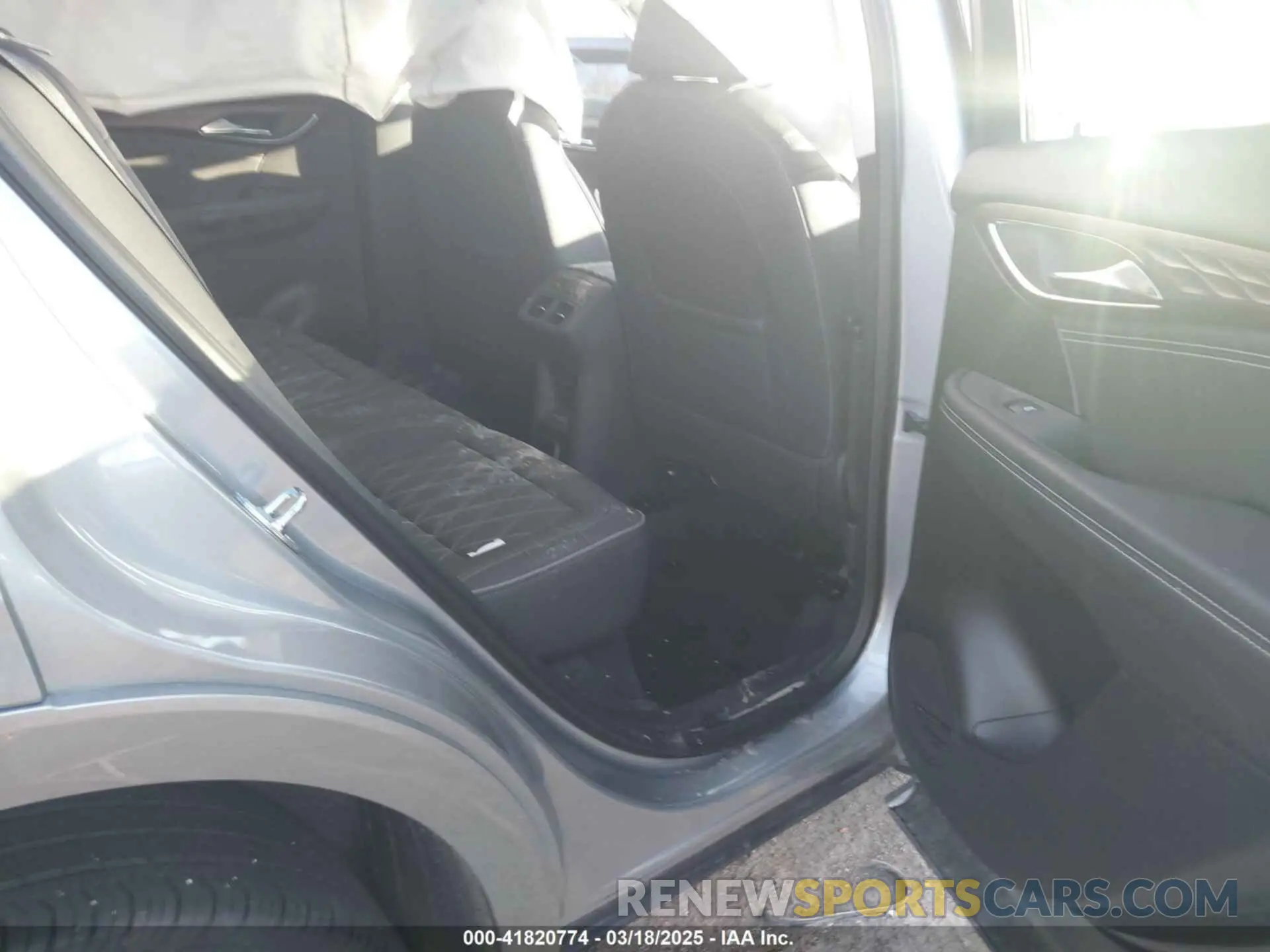 8 fotografías del automóvil dañado LRBFZSR47PD080240 BUICK ENVISION 2023