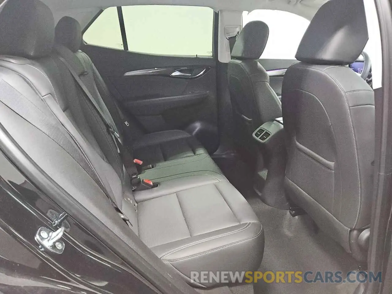 11 fotografías del automóvil dañado LRBFZME48RD068411 BUICK ENVISION 2024