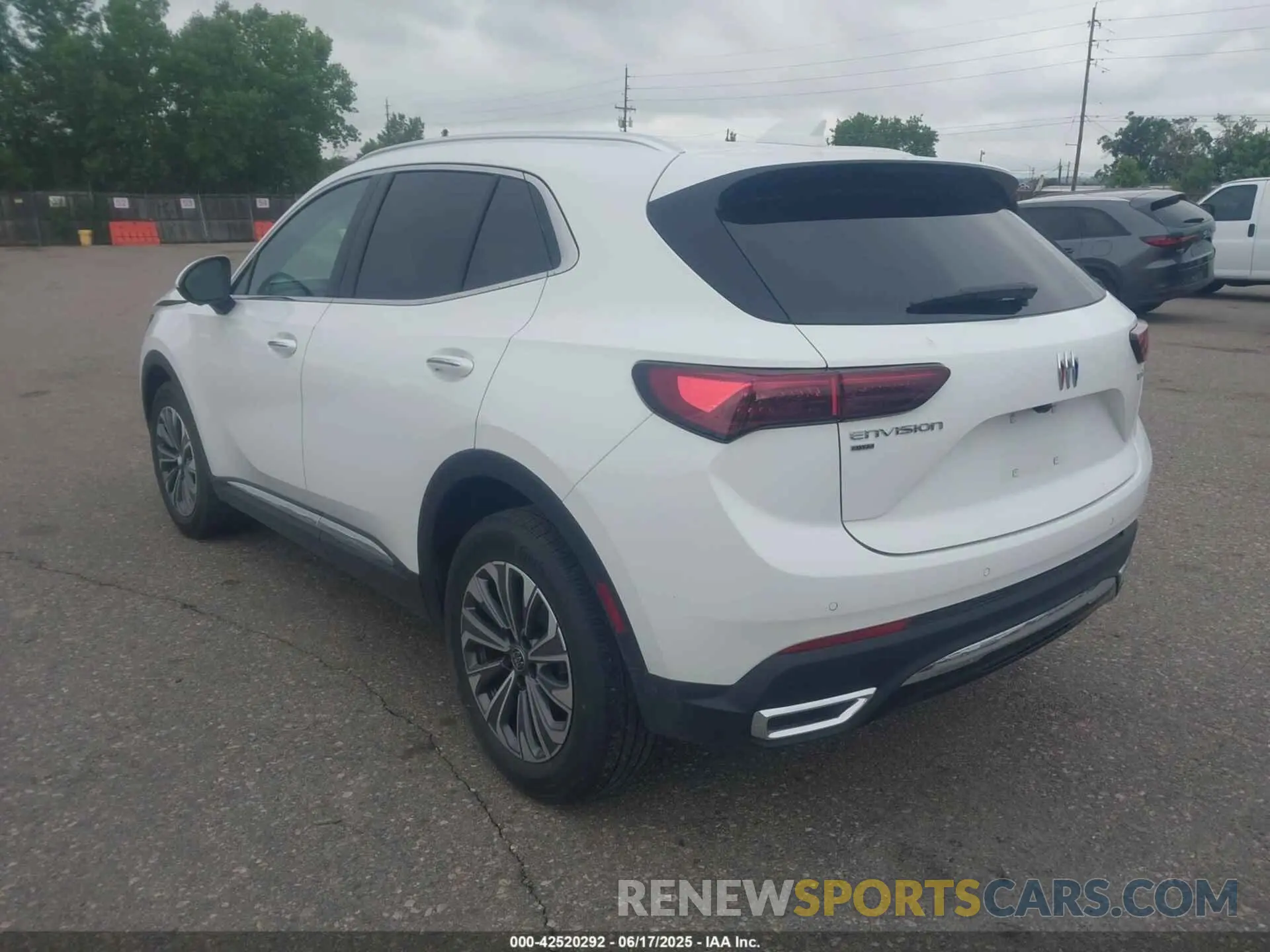 3 fotografías del automóvil dañado LRBFZME4XRD063548 BUICK ENVISION 2024