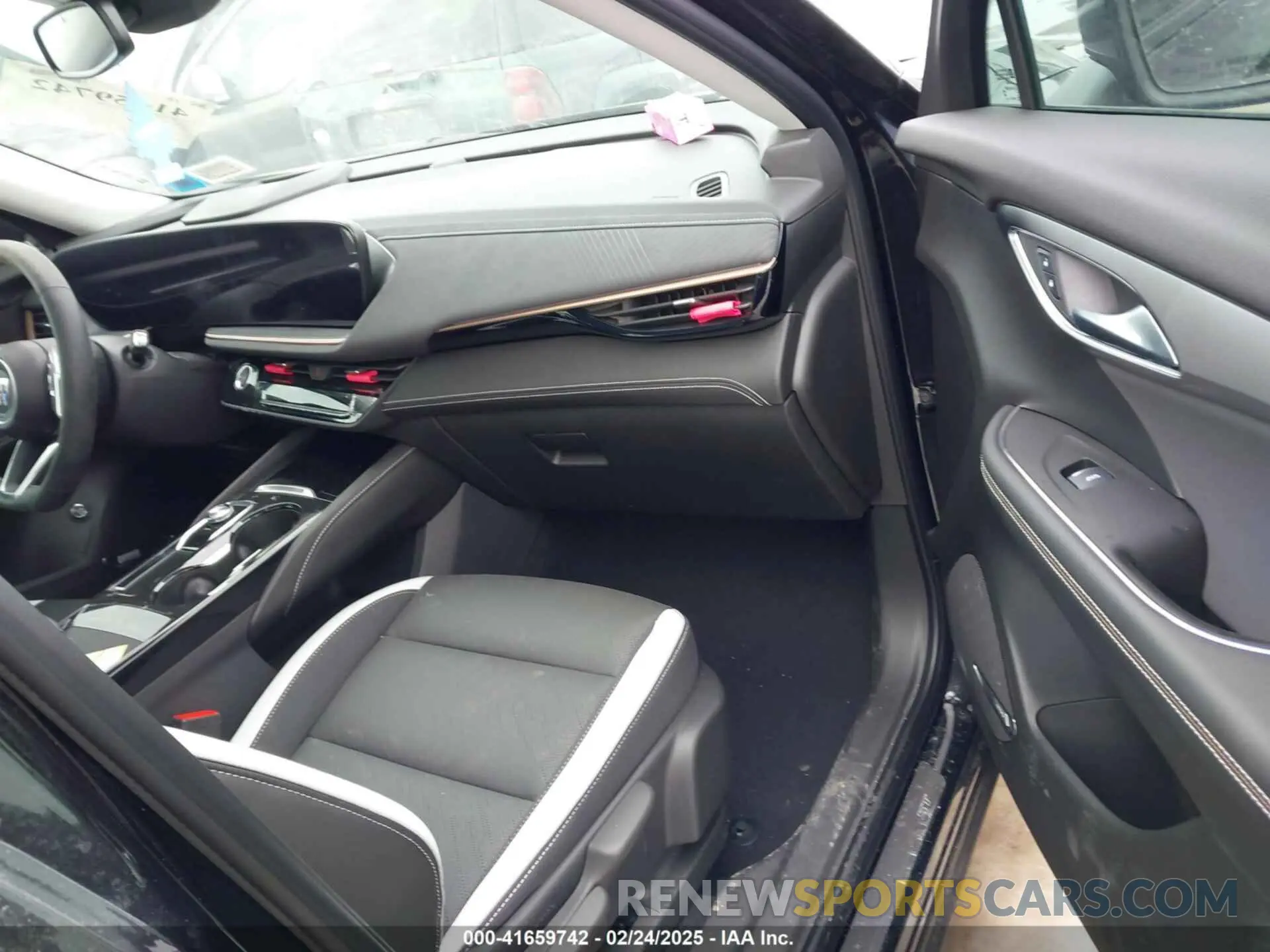 5 fotografías del automóvil dañado LRBFZPE44RD052269 BUICK ENVISION 2024