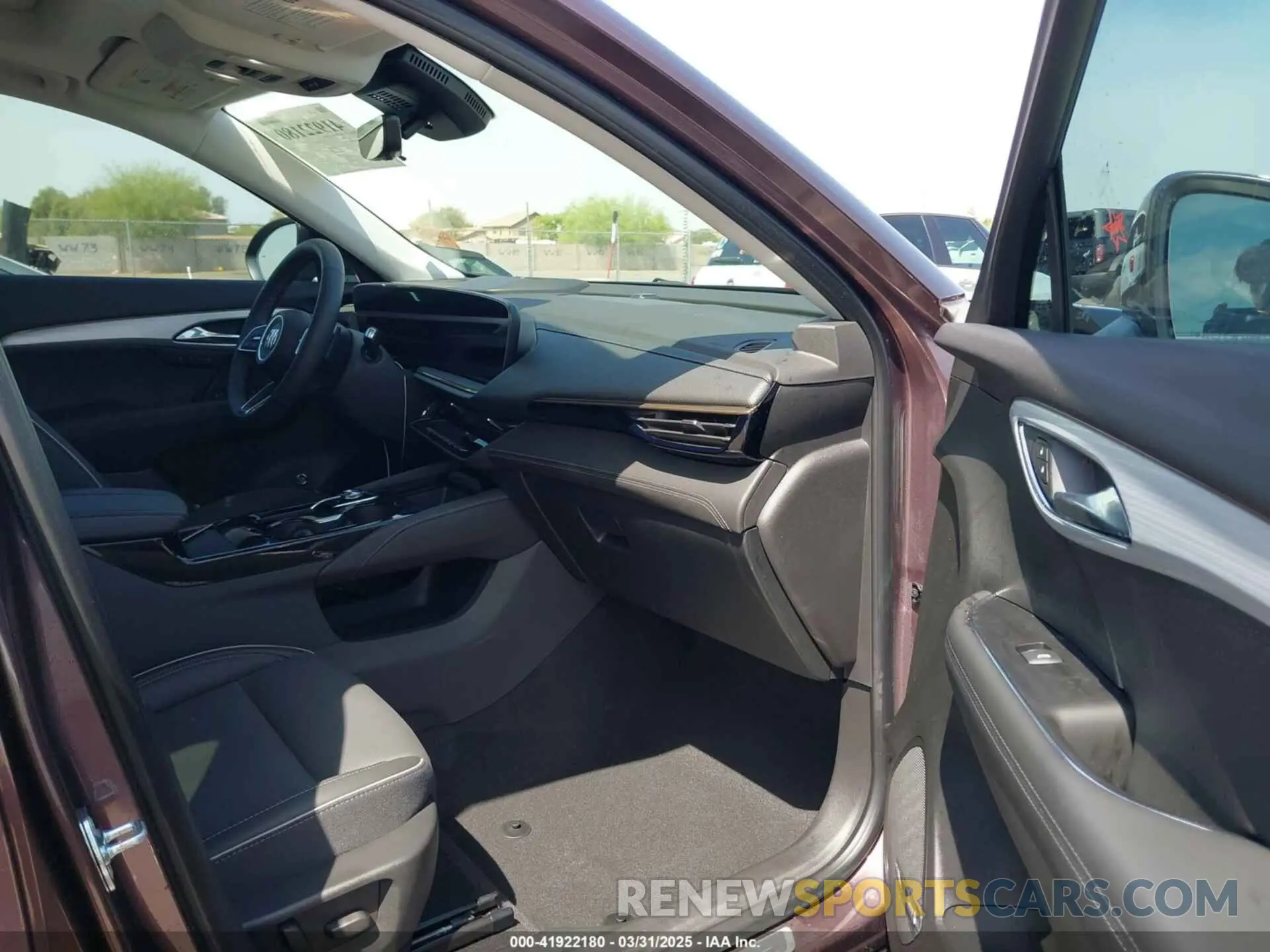 5 fotografías del automóvil dañado LRBFZME40SD024487 BUICK ENVISION 2025