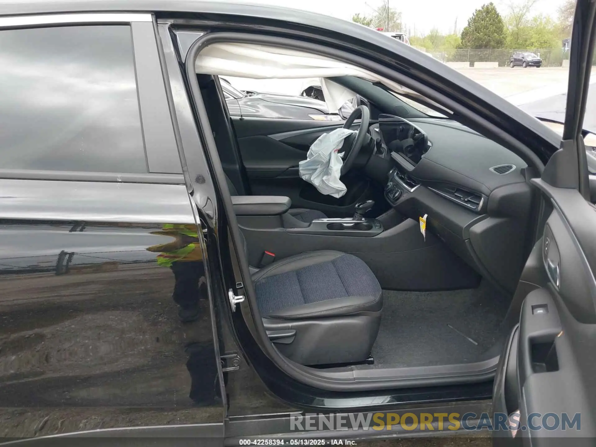 5 fotografías del automóvil dañado KL47LAEP1SB100319 BUICK ENVISTA 2025