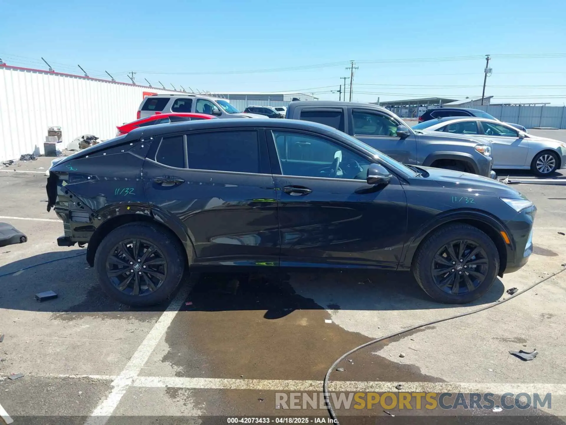 14 fotografías del automóvil dañado KL47LBEP9SB111526 BUICK ENVISTA 2025