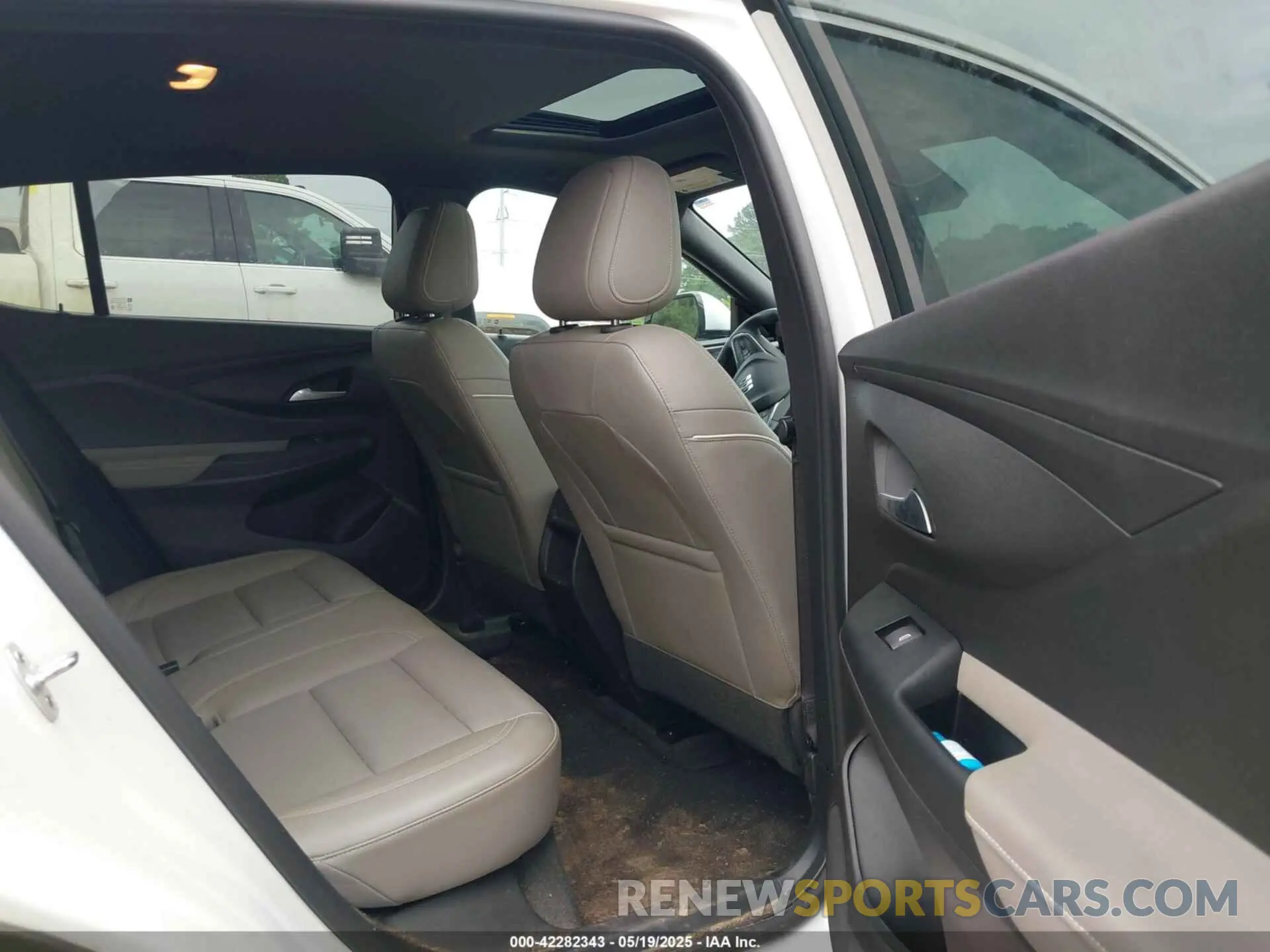 8 fotografías del automóvil dañado KL47LCEP9SB105067 BUICK ENVISTA 2025