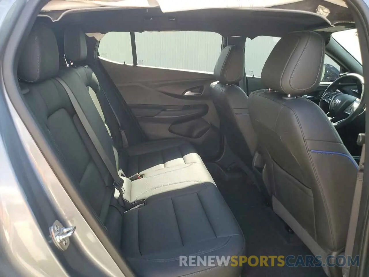 11 fotografías del automóvil dañado KL47LBEP5SB026876 BUICK ENVISTA SP 2025