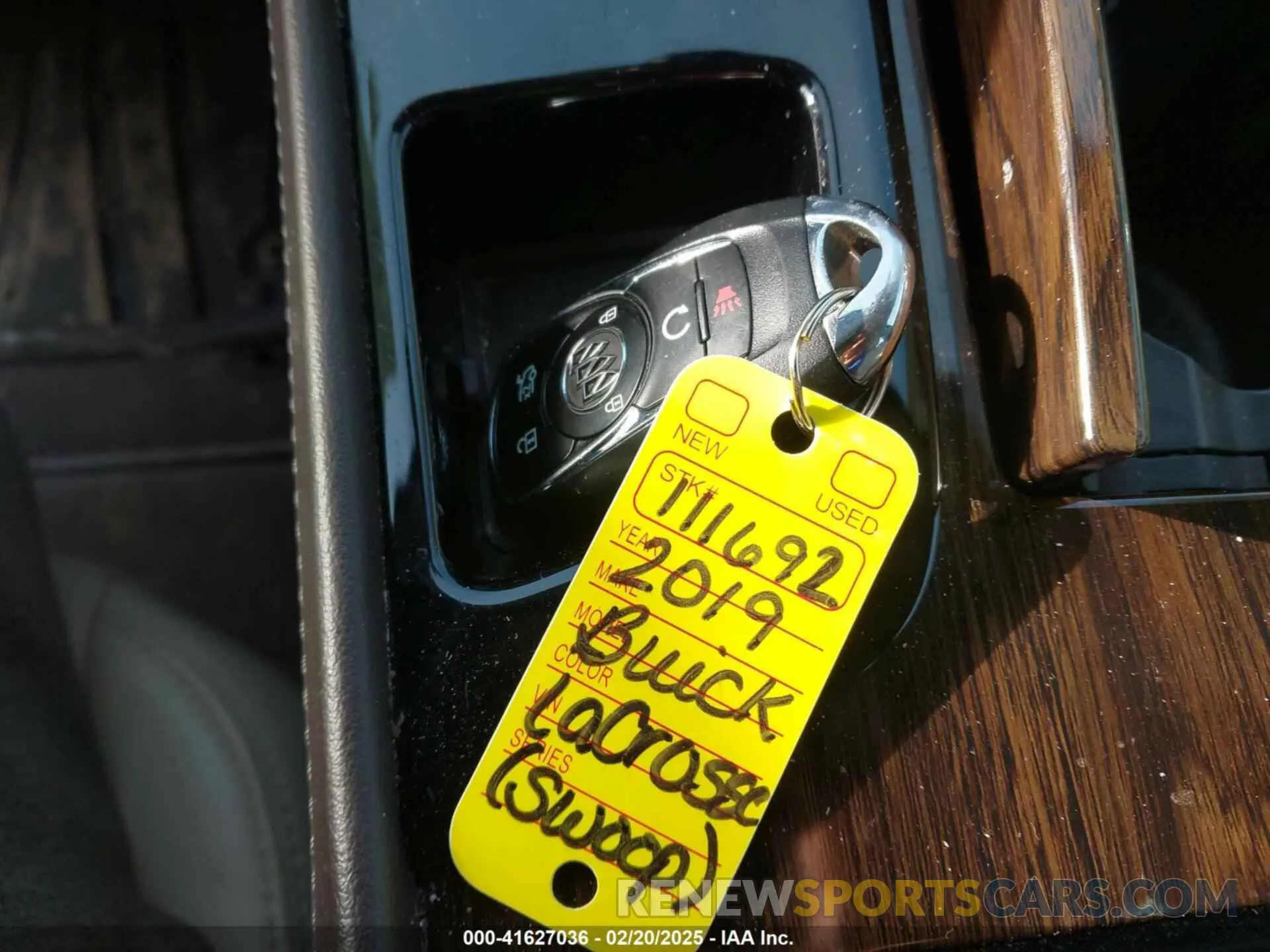 11 fotografías del automóvil dañado 1G4ZP5SS0KU110259 BUICK LACROSSE 2019