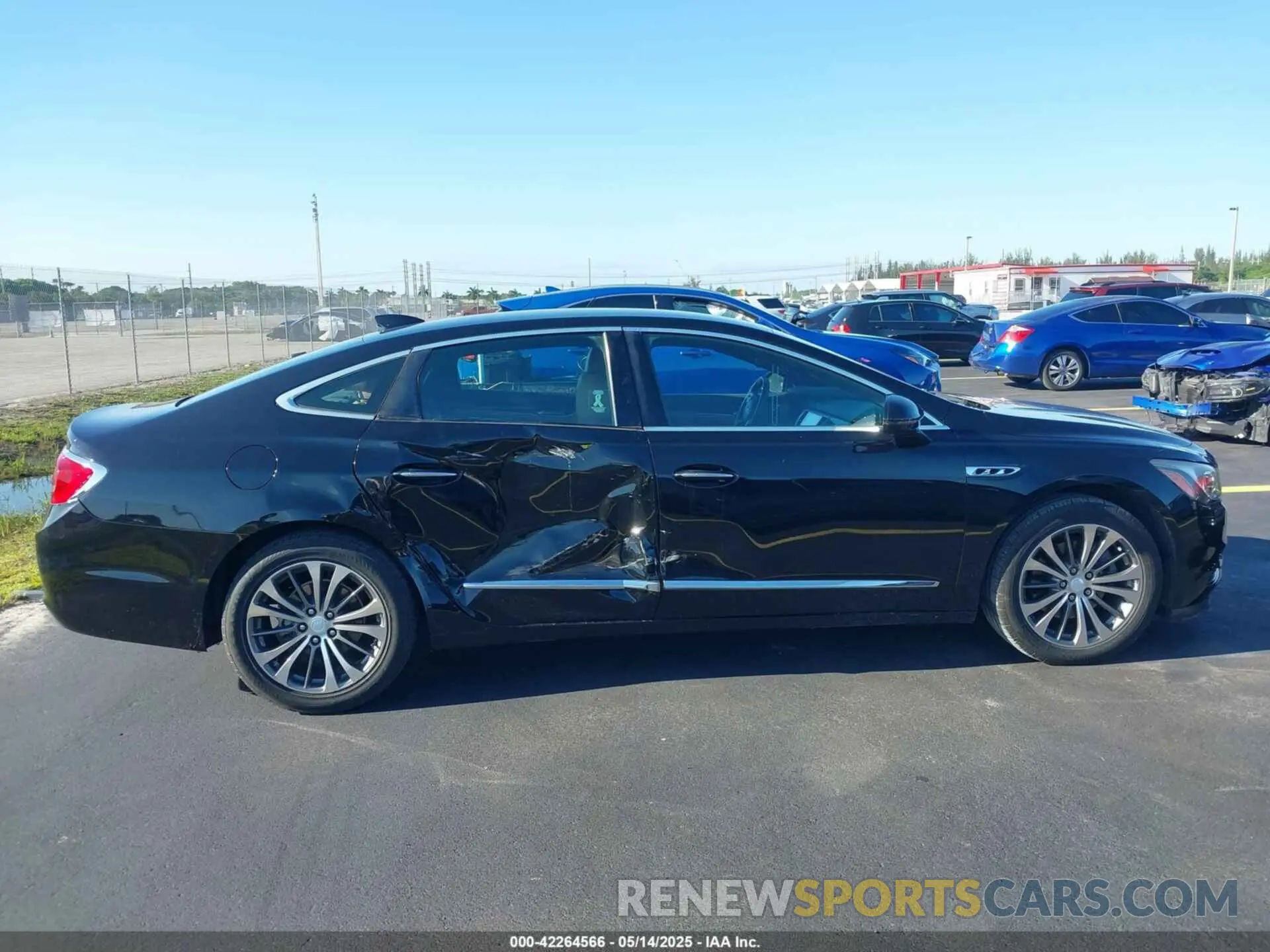 13 fotografías del automóvil dañado 1G4ZP5SS1KU112456 BUICK LACROSSE 2019
