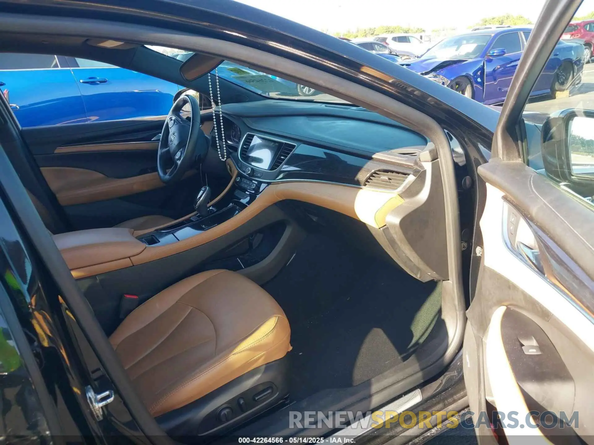 5 fotografías del automóvil dañado 1G4ZP5SS1KU112456 BUICK LACROSSE 2019