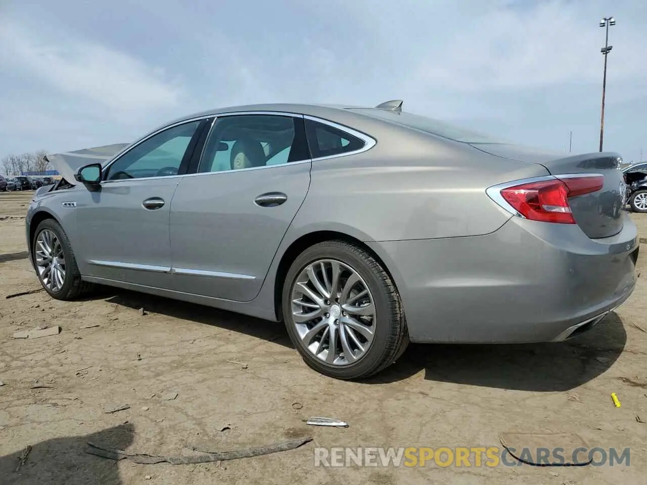 2 fotografías del automóvil dañado 1G4ZR5SS6KU105822 BUICK LACROSSE 2019