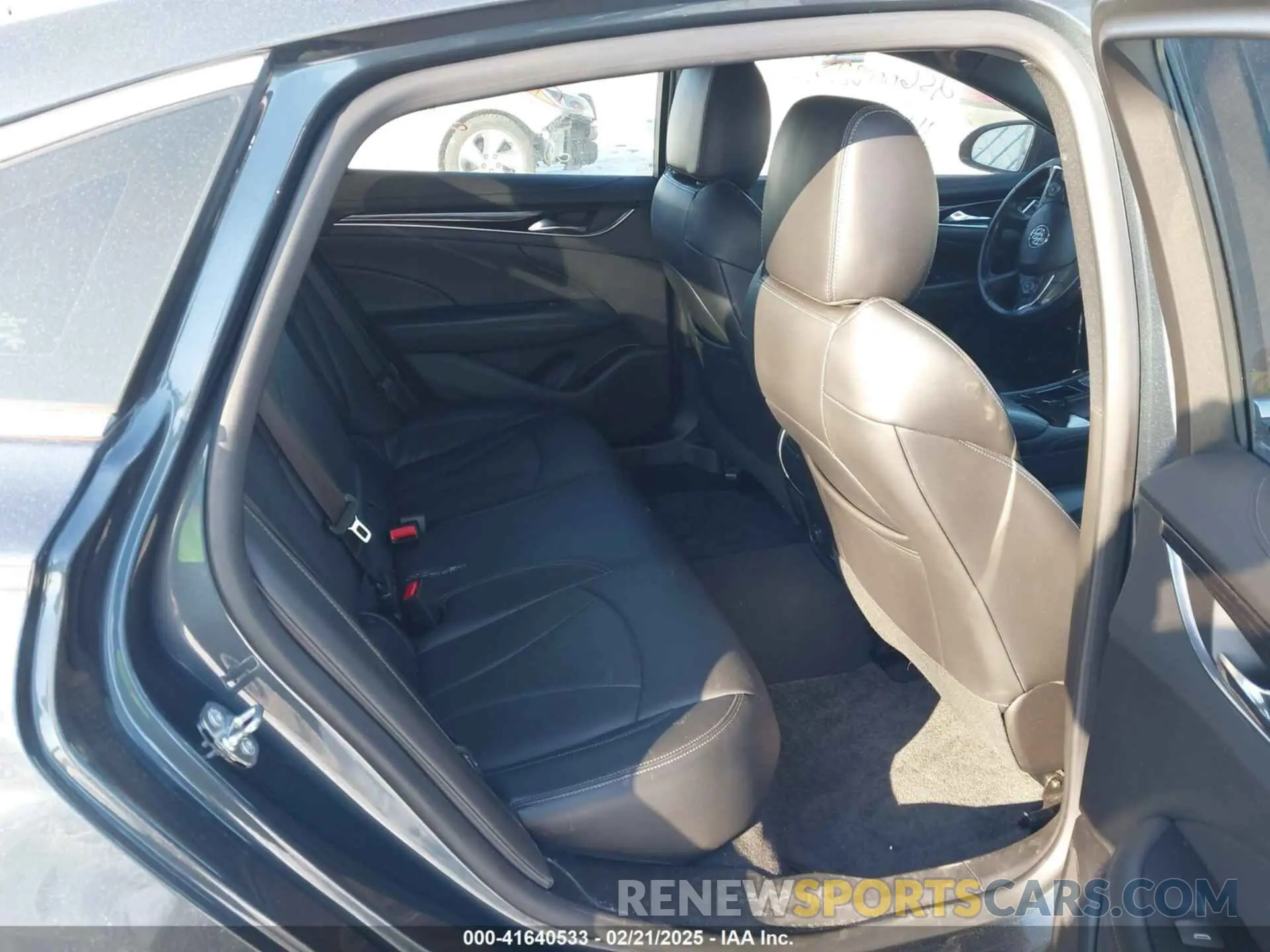 8 fotografías del automóvil dañado 1G4ZU5SS2KU119070 BUICK LACROSSE 2019