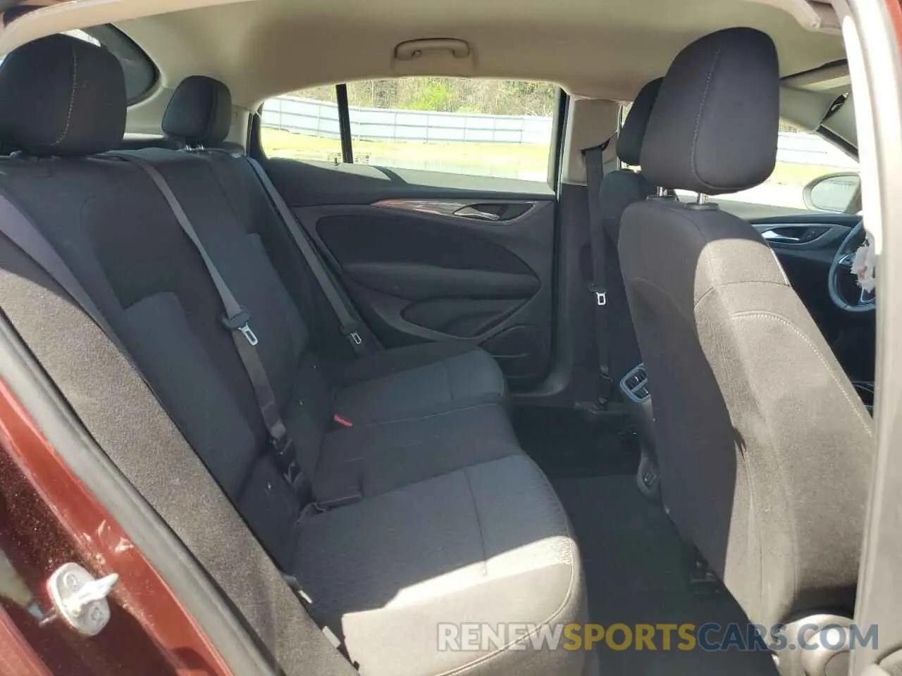 10 fotografías del automóvil dañado W04GL6SX6K1078678 BUICK REGAL 2019