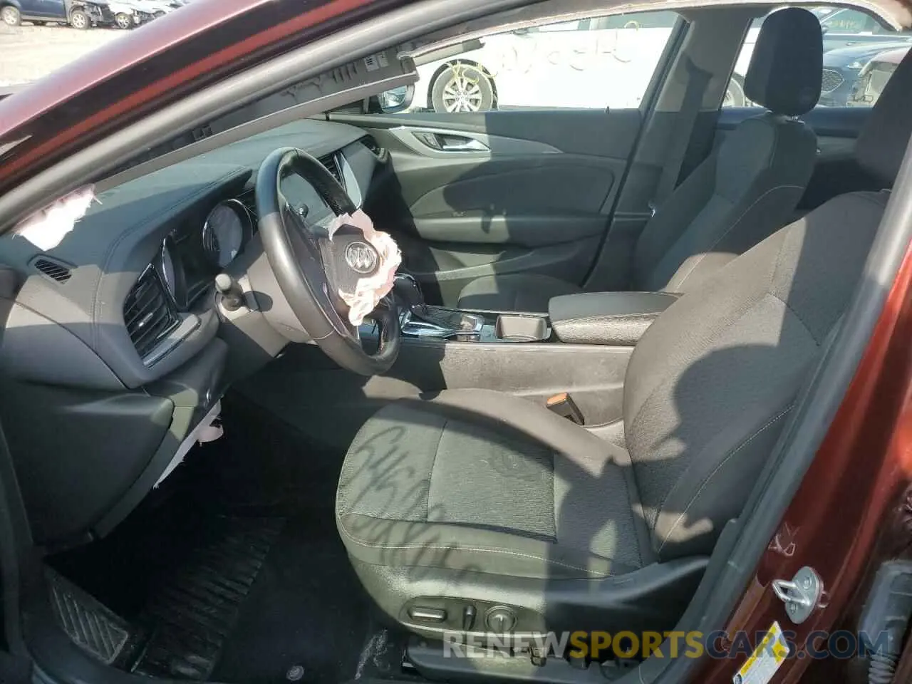 7 fotografías del automóvil dañado W04GL6SX6K1078678 BUICK REGAL 2019