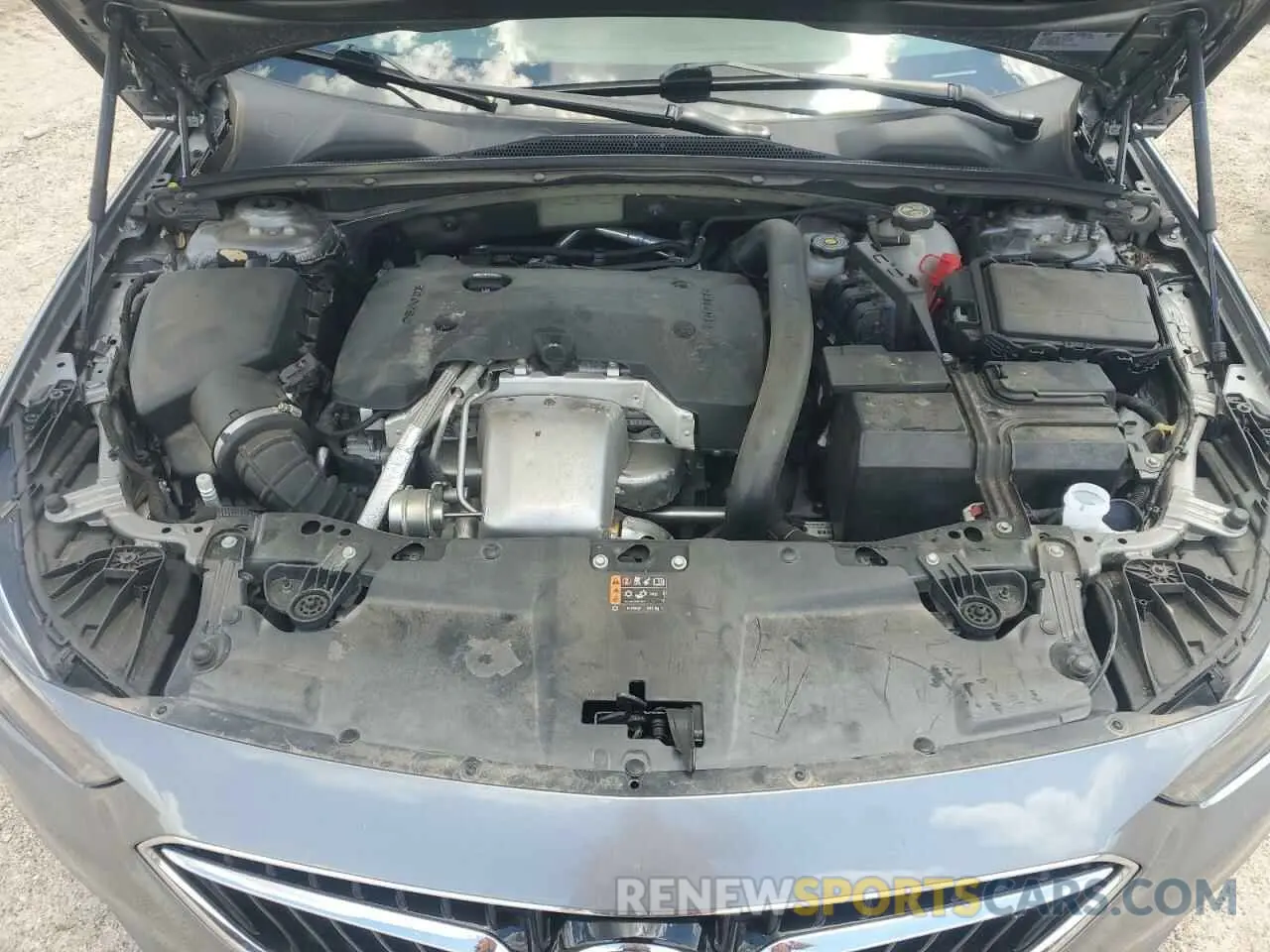 11 fotografías del automóvil dañado W04GP6SX2L1009184 BUICK REGAL 2020